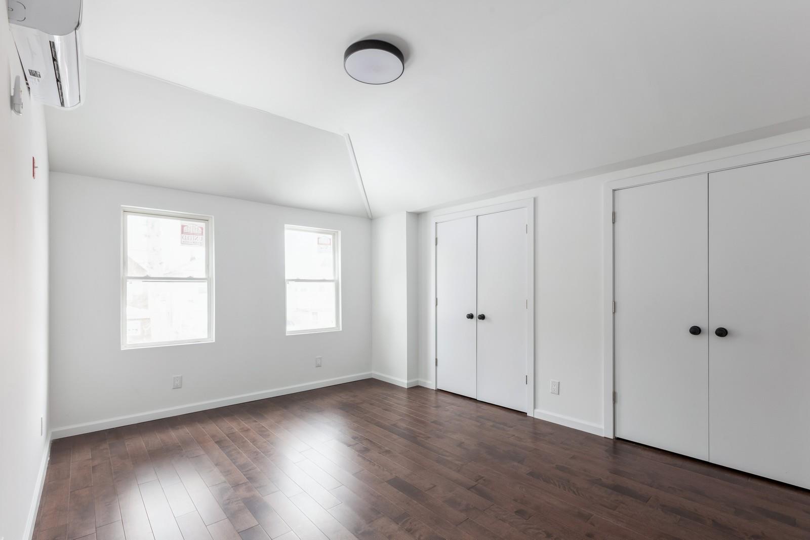 #14 photo, 100-03 90 Avenue, クイーンズ区 Richmond Hill , NY 11418