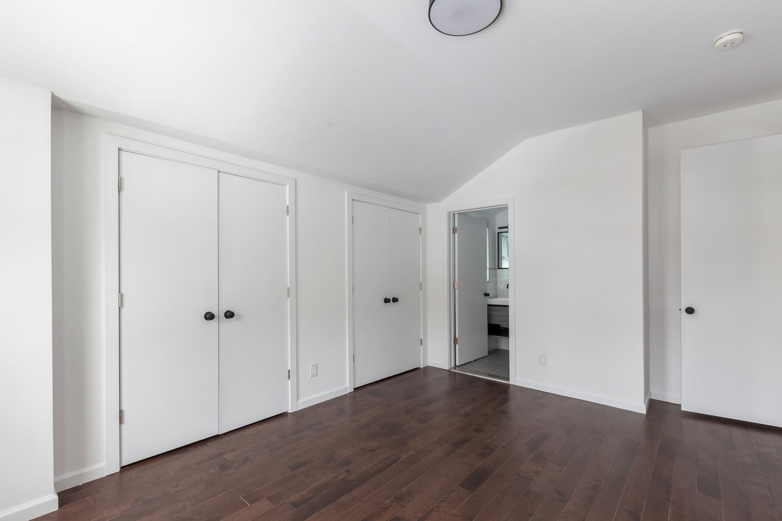 #15 photo, 100-03 90 Avenue, クイーンズ区 Richmond Hill , NY 11418