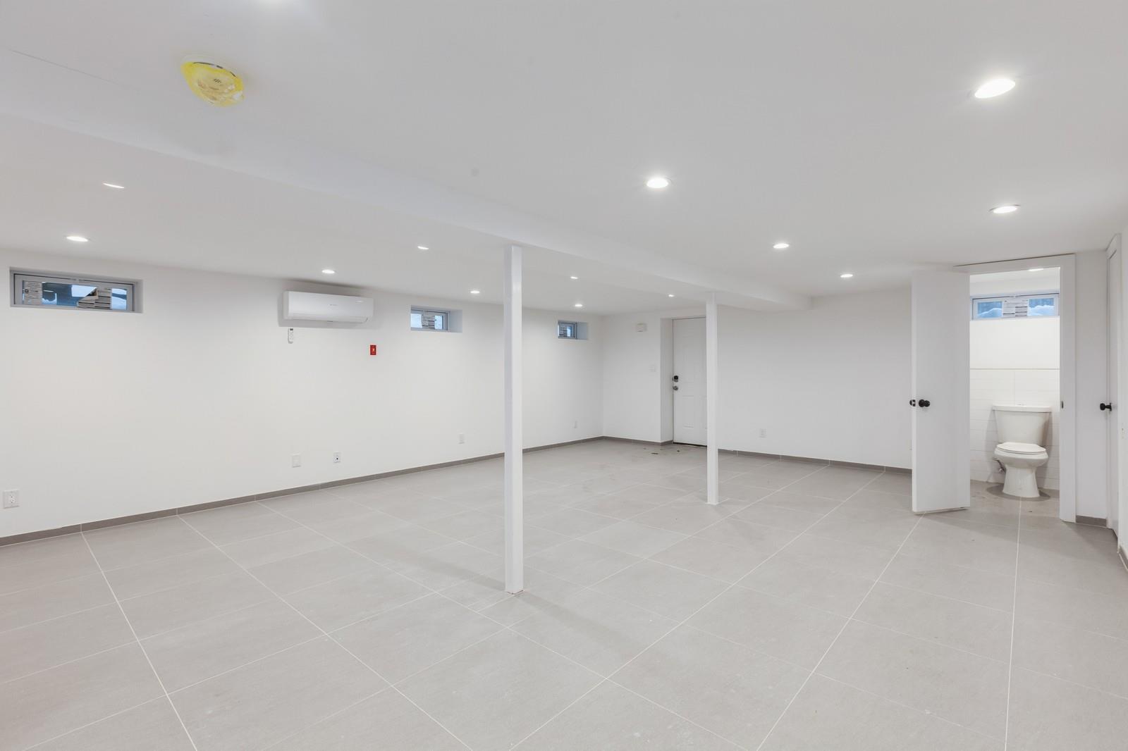 #16 photo, 100-03 90 Avenue, クイーンズ区 Richmond Hill , NY 11418