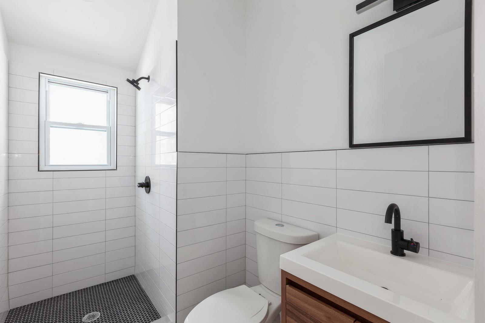 #9 photo, 100-03 90 Avenue, クイーンズ区 Richmond Hill , NY 11418