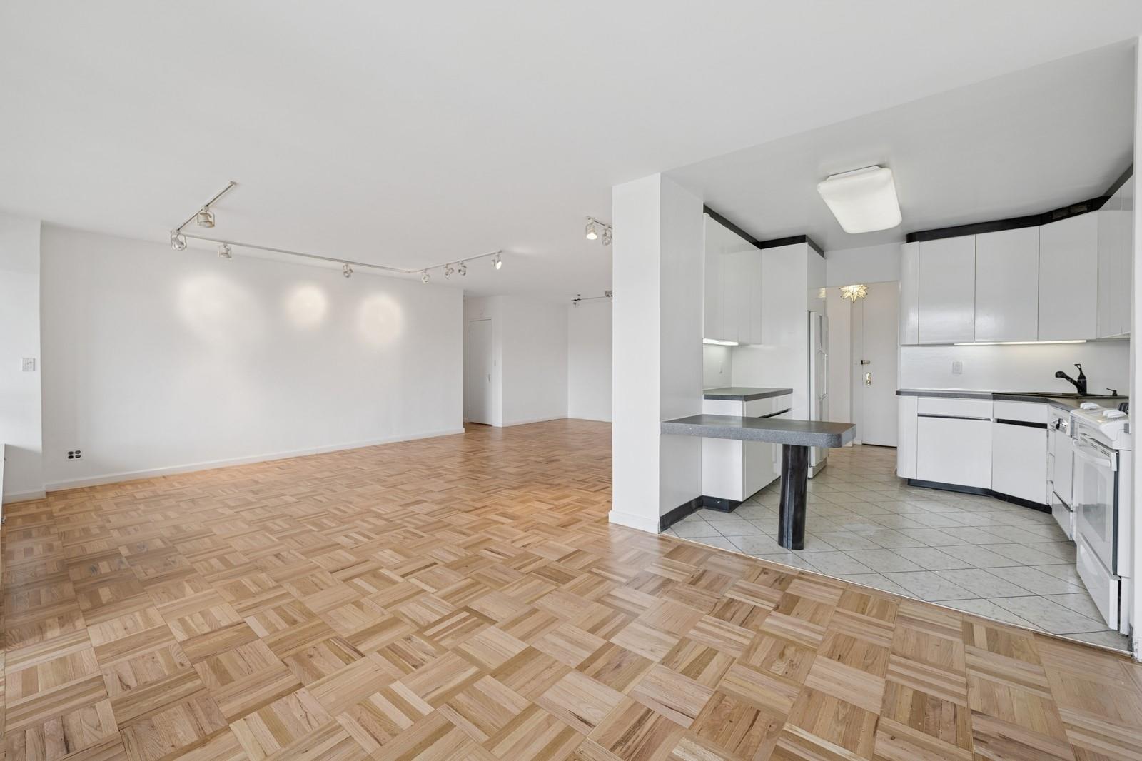 #10 photo, 166-25 Powells Cove Boulevard, クイーンズ区 Beechhurst , NY 11357