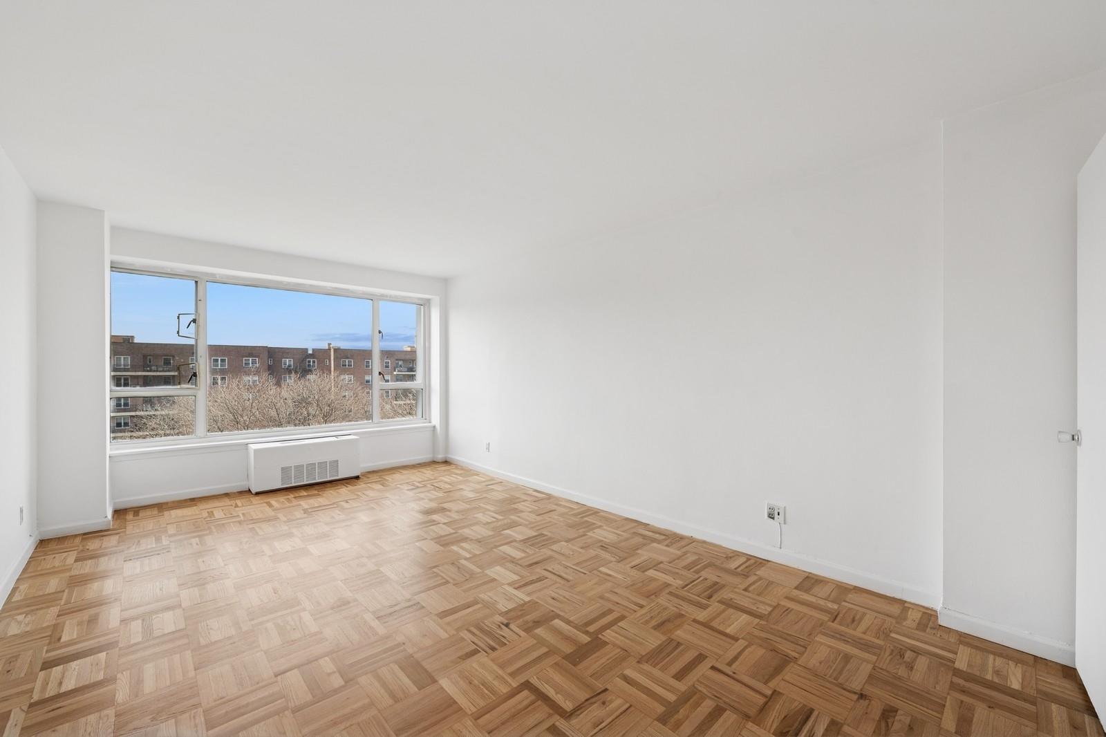 #12 photo, 166-25 Powells Cove Boulevard, クイーンズ区 Beechhurst , NY 11357