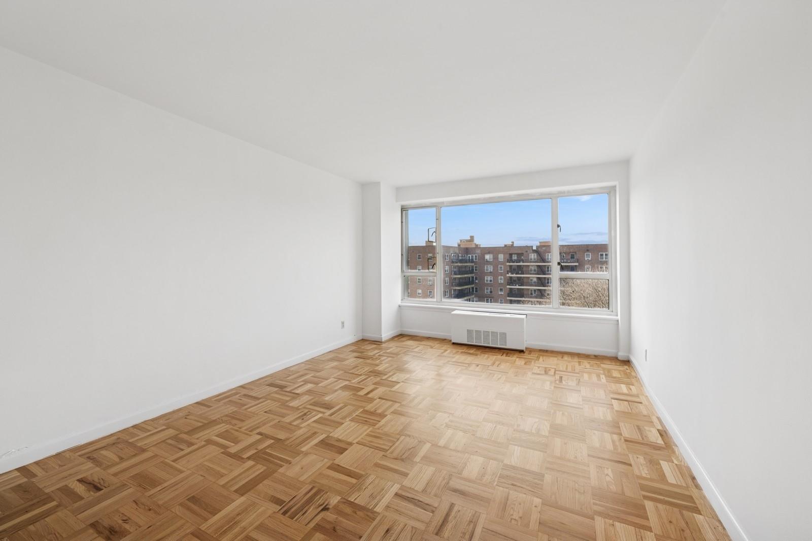 #13 photo, 166-25 Powells Cove Boulevard, クイーンズ区 Beechhurst , NY 11357