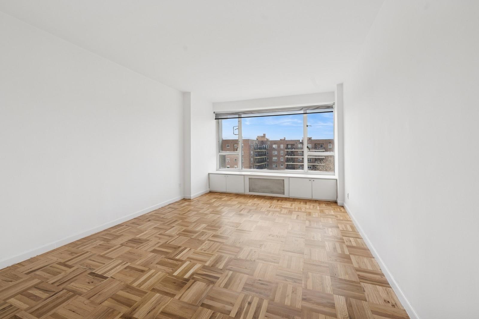 #15 photo, 166-25 Powells Cove Boulevard, クイーンズ区 Beechhurst , NY 11357