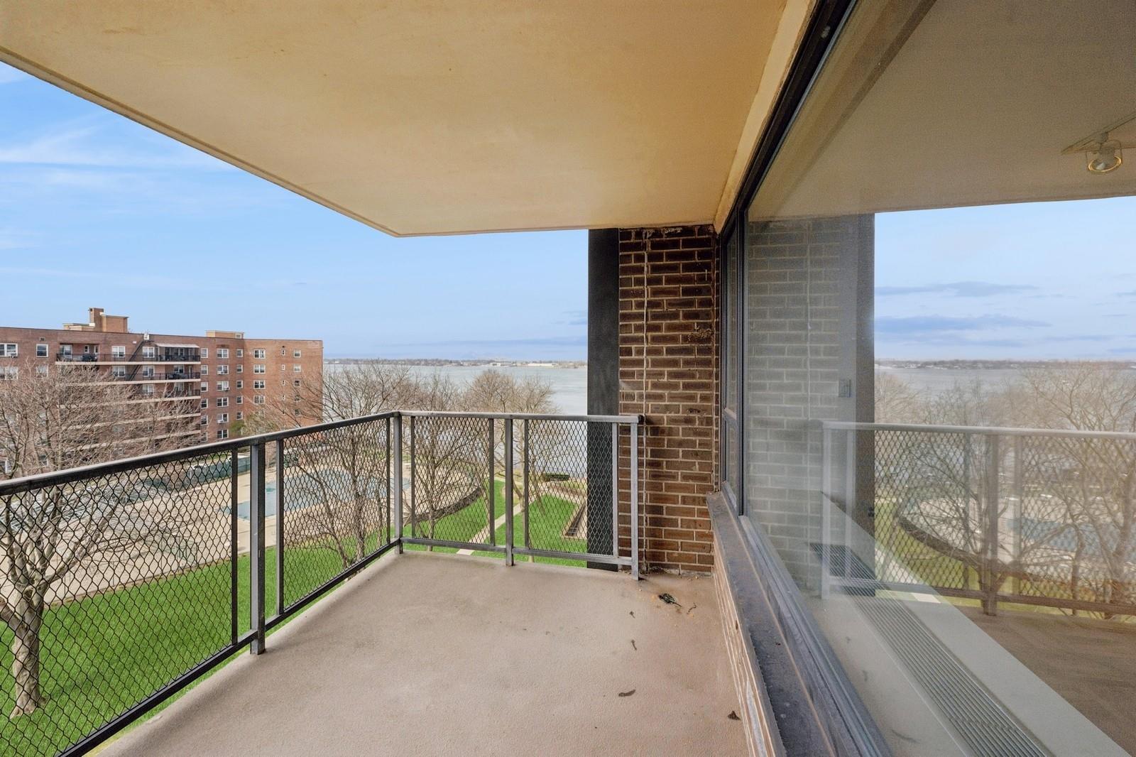 #18 photo, 166-25 Powells Cove Boulevard, クイーンズ区 Beechhurst , NY 11357