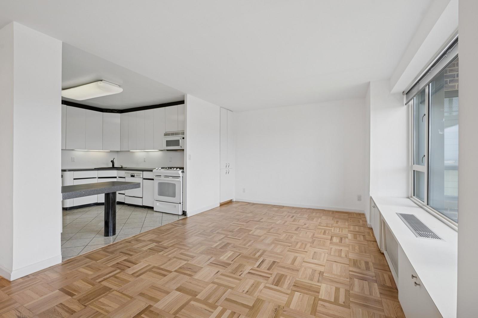 #5 photo, 166-25 Powells Cove Boulevard, クイーンズ区 Beechhurst , NY 11357