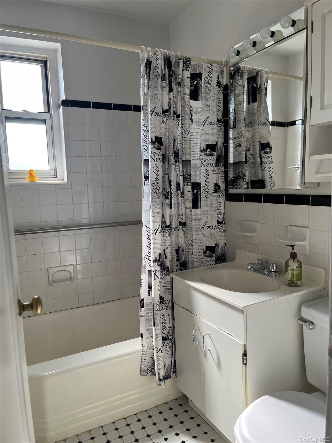 #11 photo, 35-31 205 Street, Bayside , NY 11360