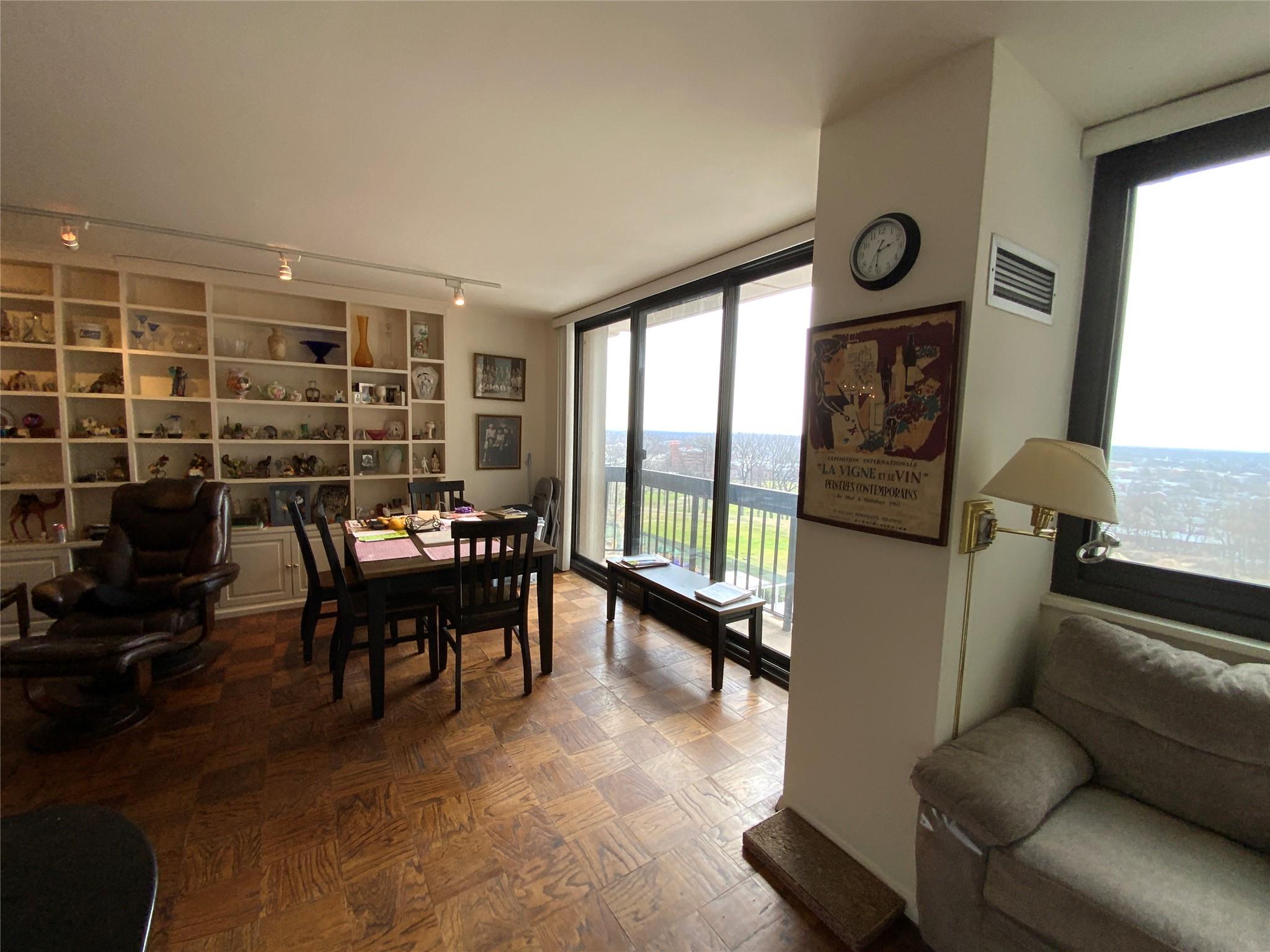 #4 photo, 27010 Grand Central Parkway, クイーンズ区 Floral Park , NY 11005