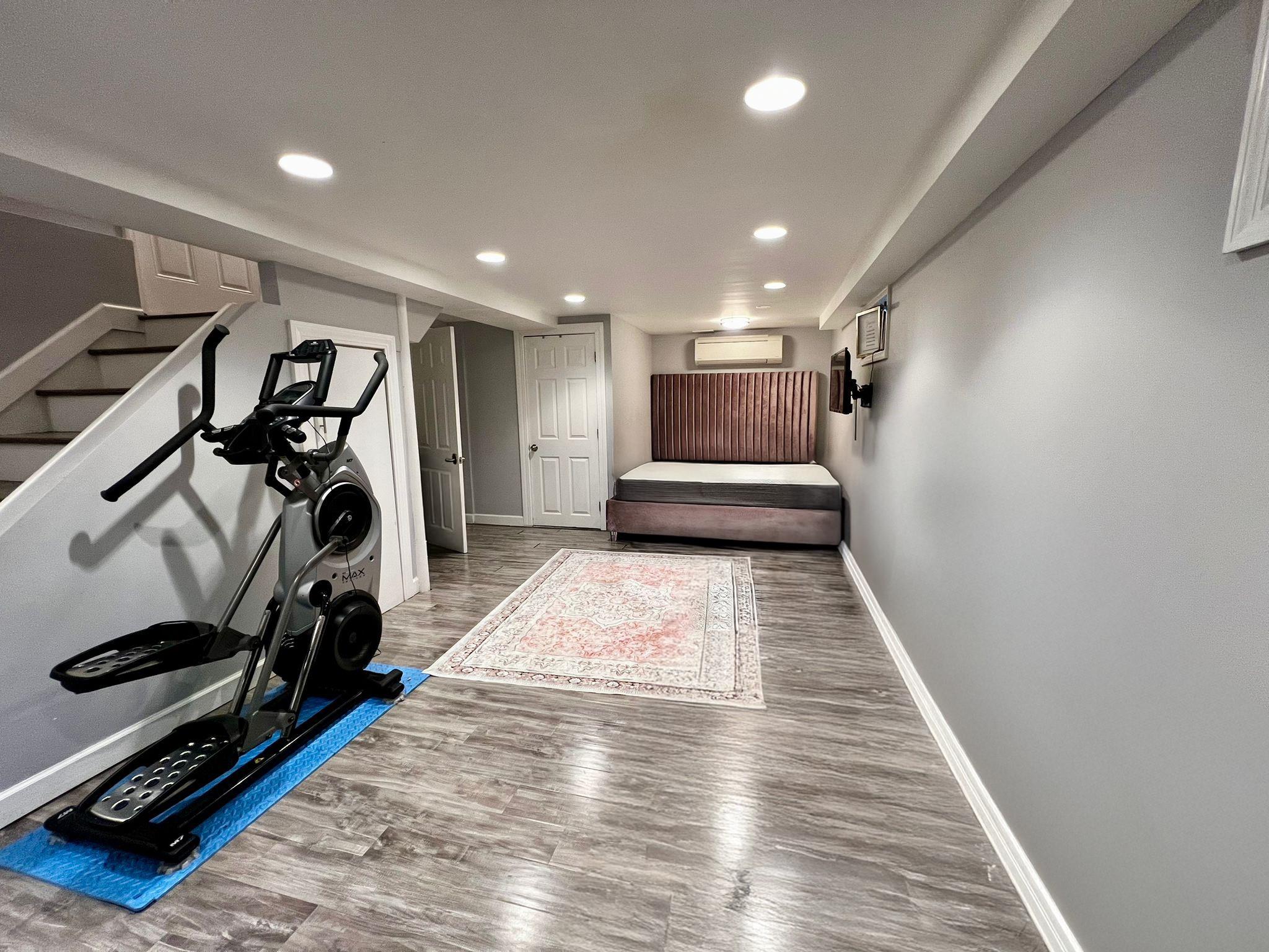 #10 photo, 9317 201 Street, Hollis , NY 11423