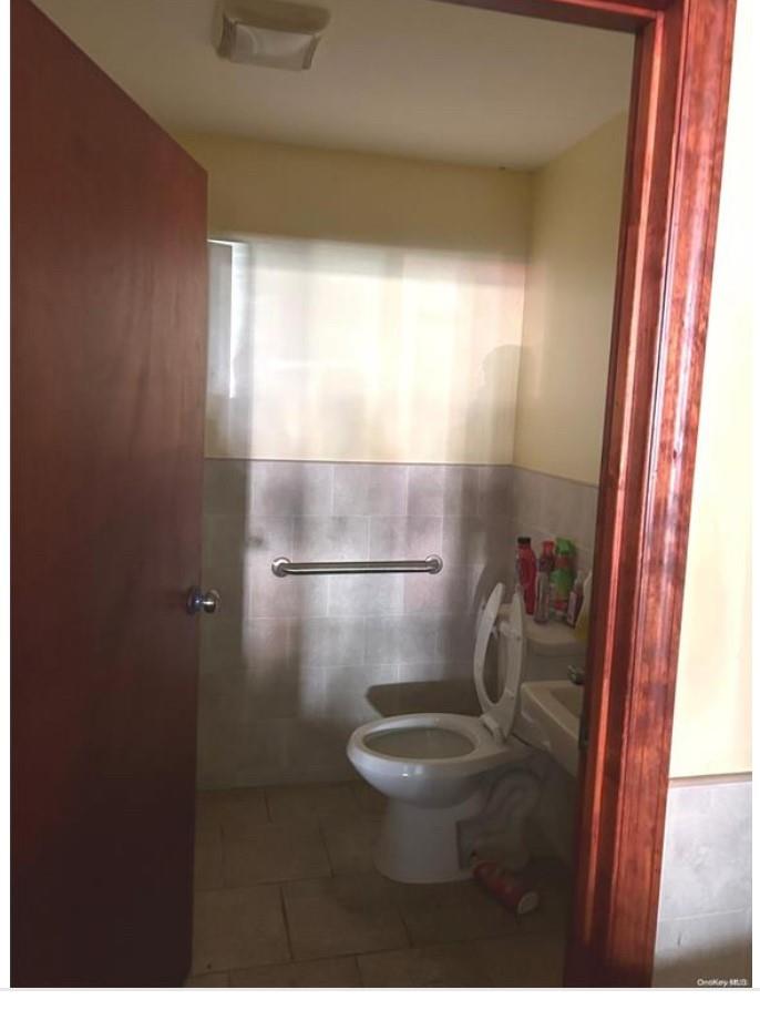 #8 photo, 911 Hempstead Turnpike, ナッソー郡 Franklin Square , NY 11010