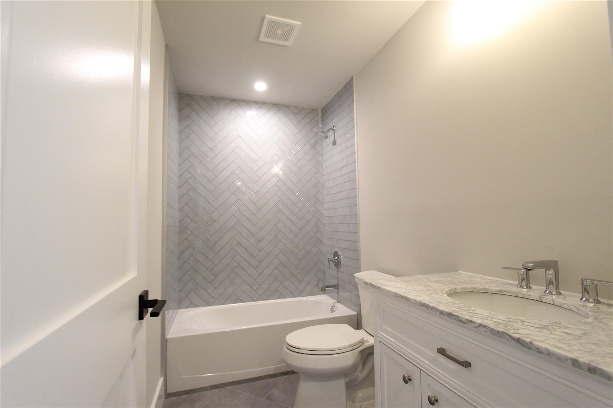 #13 photo, 46 Newins Street, Саффолк ‖ Center Moriches , NY 11934