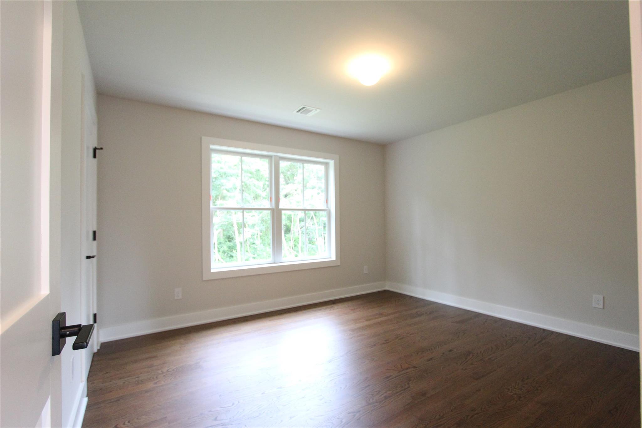 #19 photo, 46 Newins Street, Саффолк ‖ Center Moriches , NY 11934