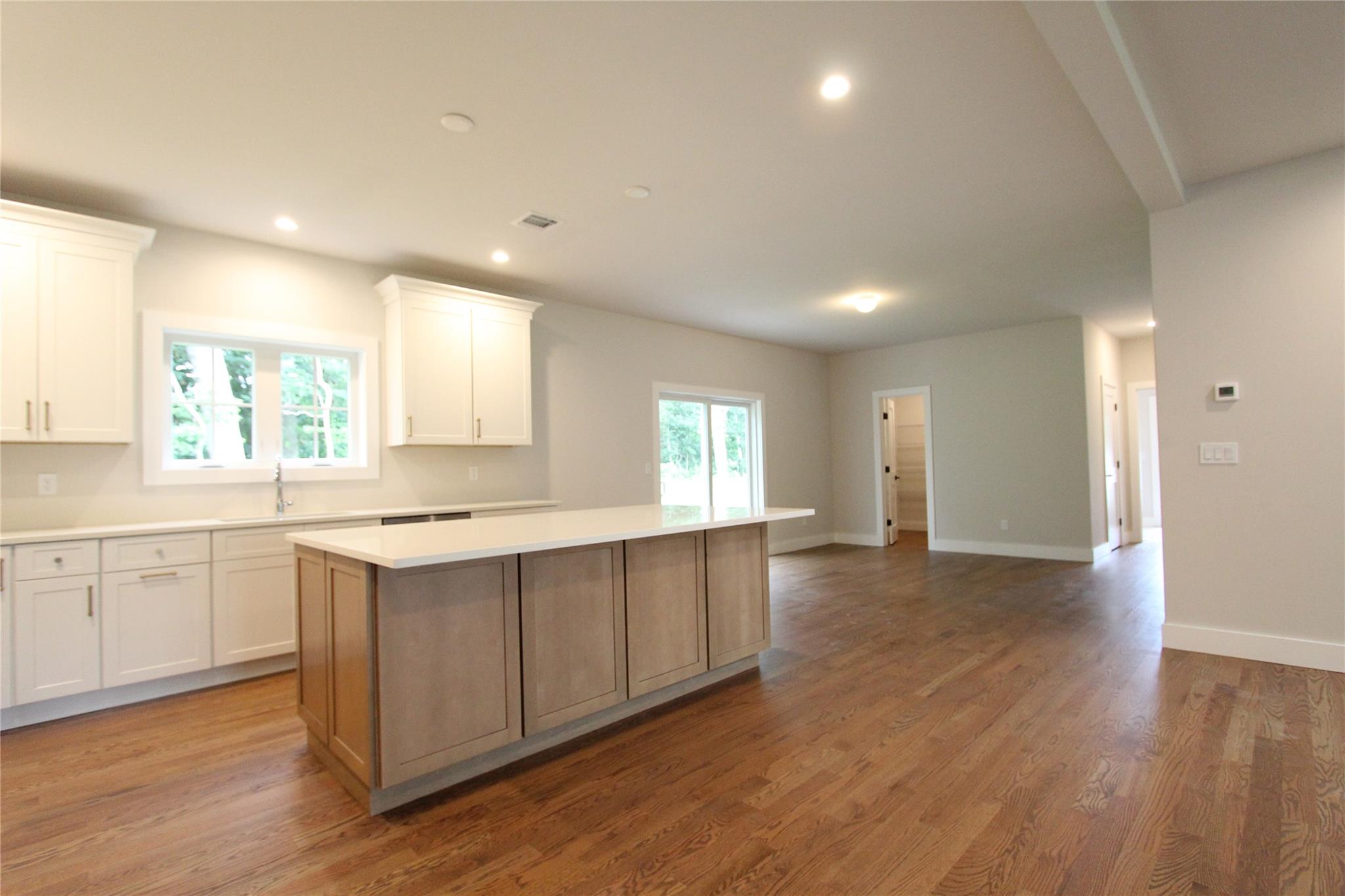 #7 photo, 46 Newins Street, Саффолк ‖ Center Moriches , NY 11934