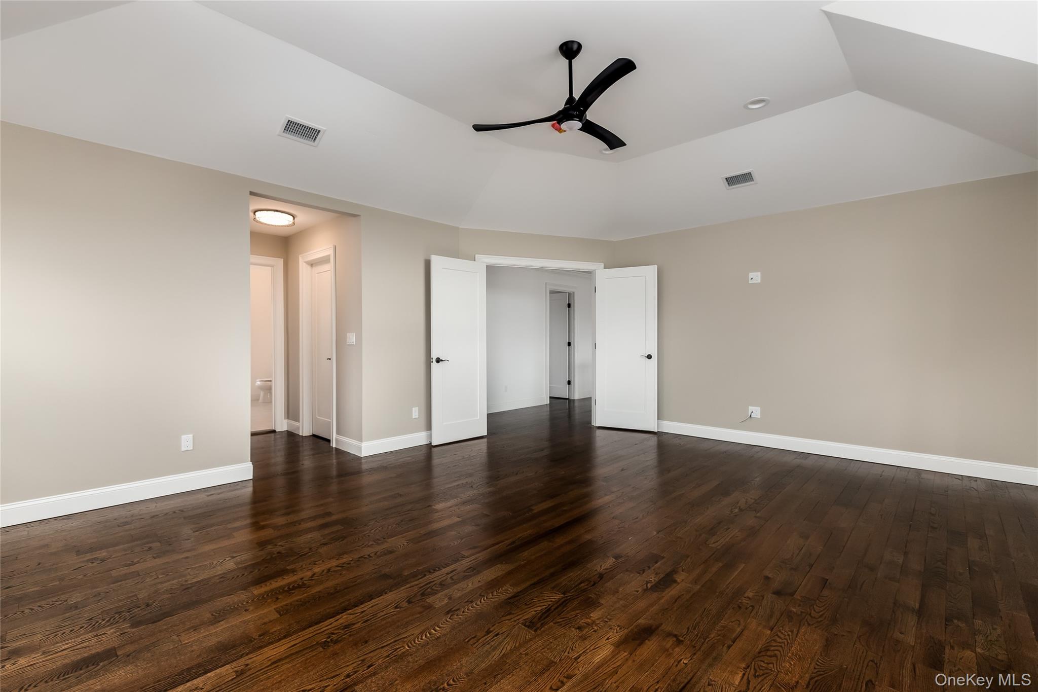 #10 photo, 113 CURRANS Road, サフォーク郡 Middle Island , NY 11953