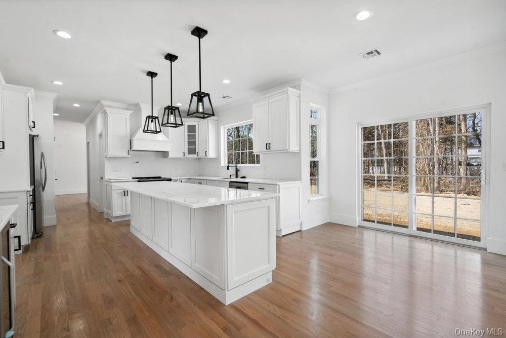 #4 photo, 113 CURRANS Road, サフォーク郡 Middle Island , NY 11953