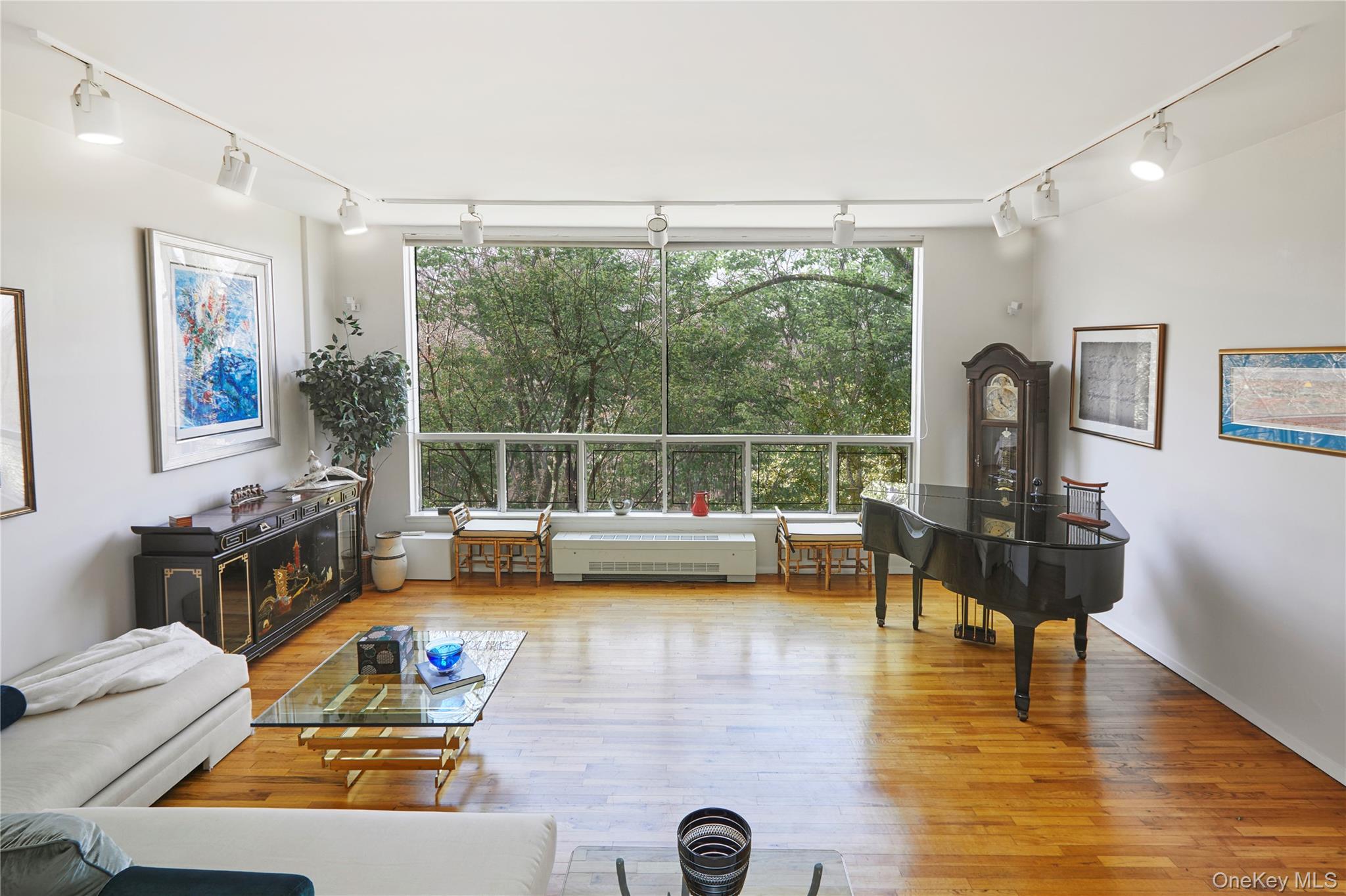 #4 photo, 4425 Douglas Avenue, ブロンクス区 Bronx , NY 10471