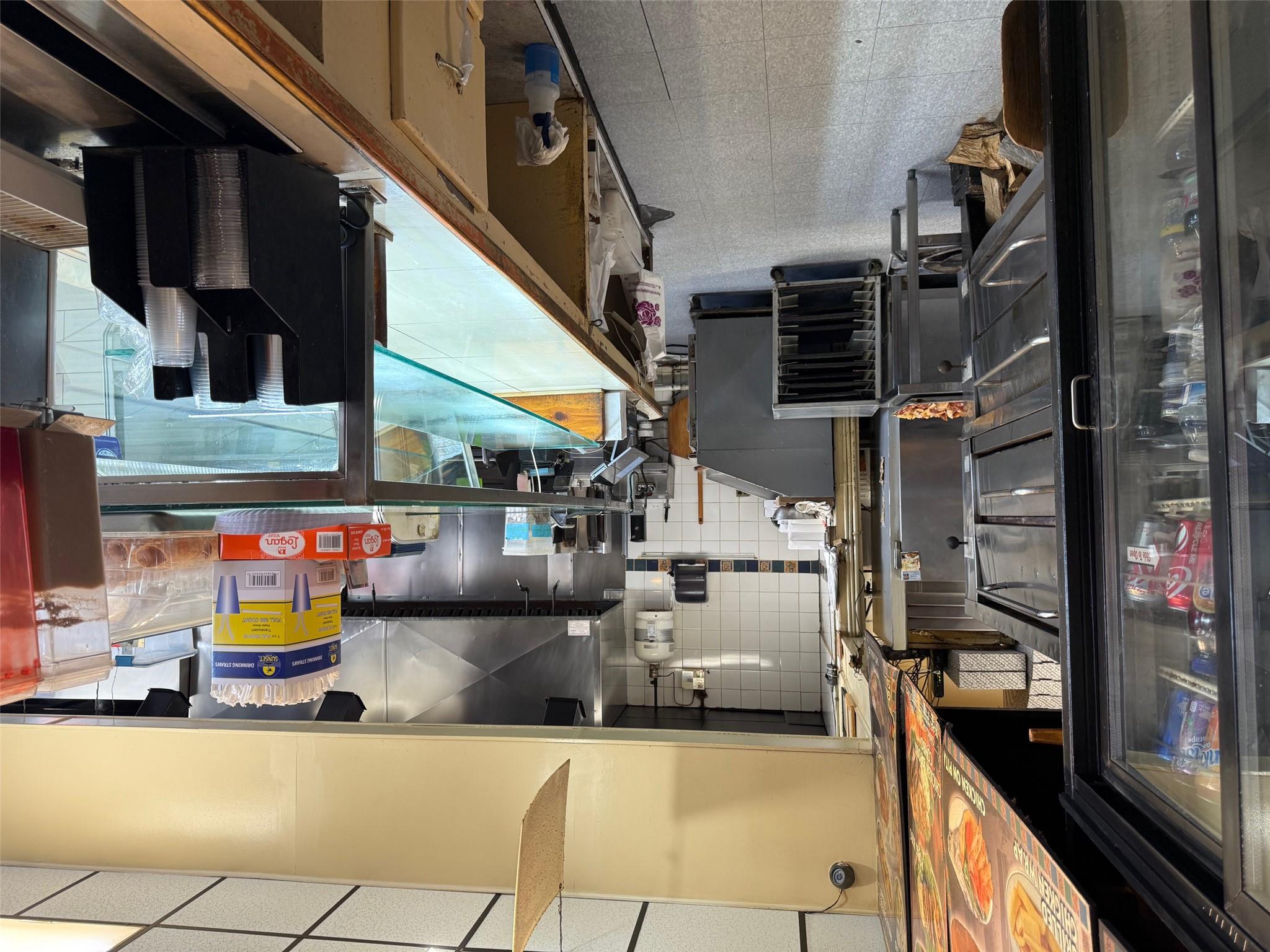 #2 photo, 345 Washington Avenue, サフォーク郡 Brentwood , NY 11717