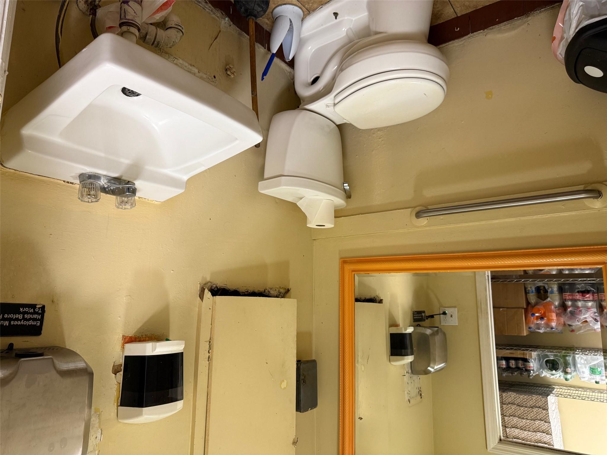 #9 photo, 345 Washington Avenue, サフォーク郡 Brentwood , NY 11717