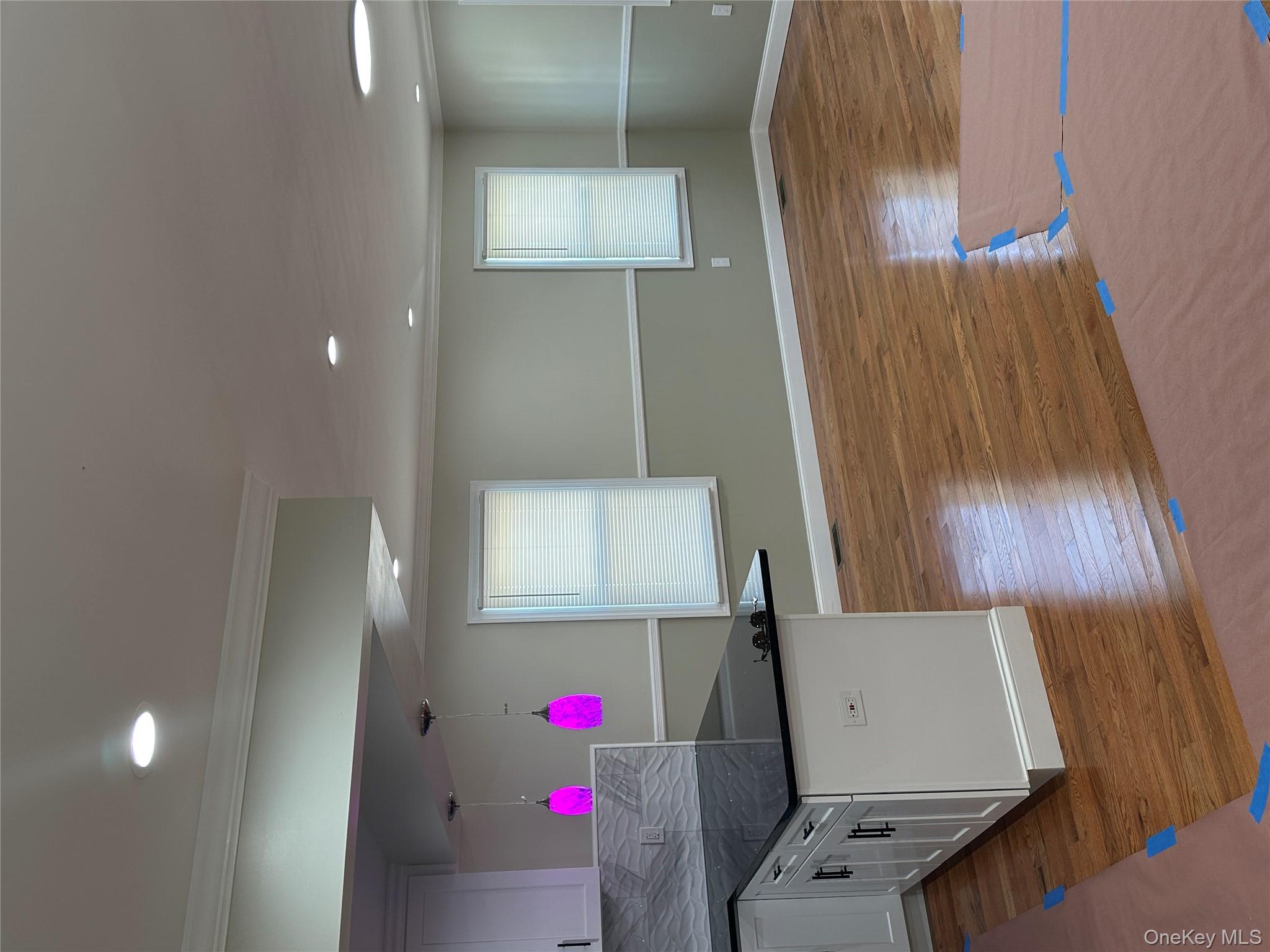 #10 photo, 118-32 200th Street, Saint Albans , NY 11412