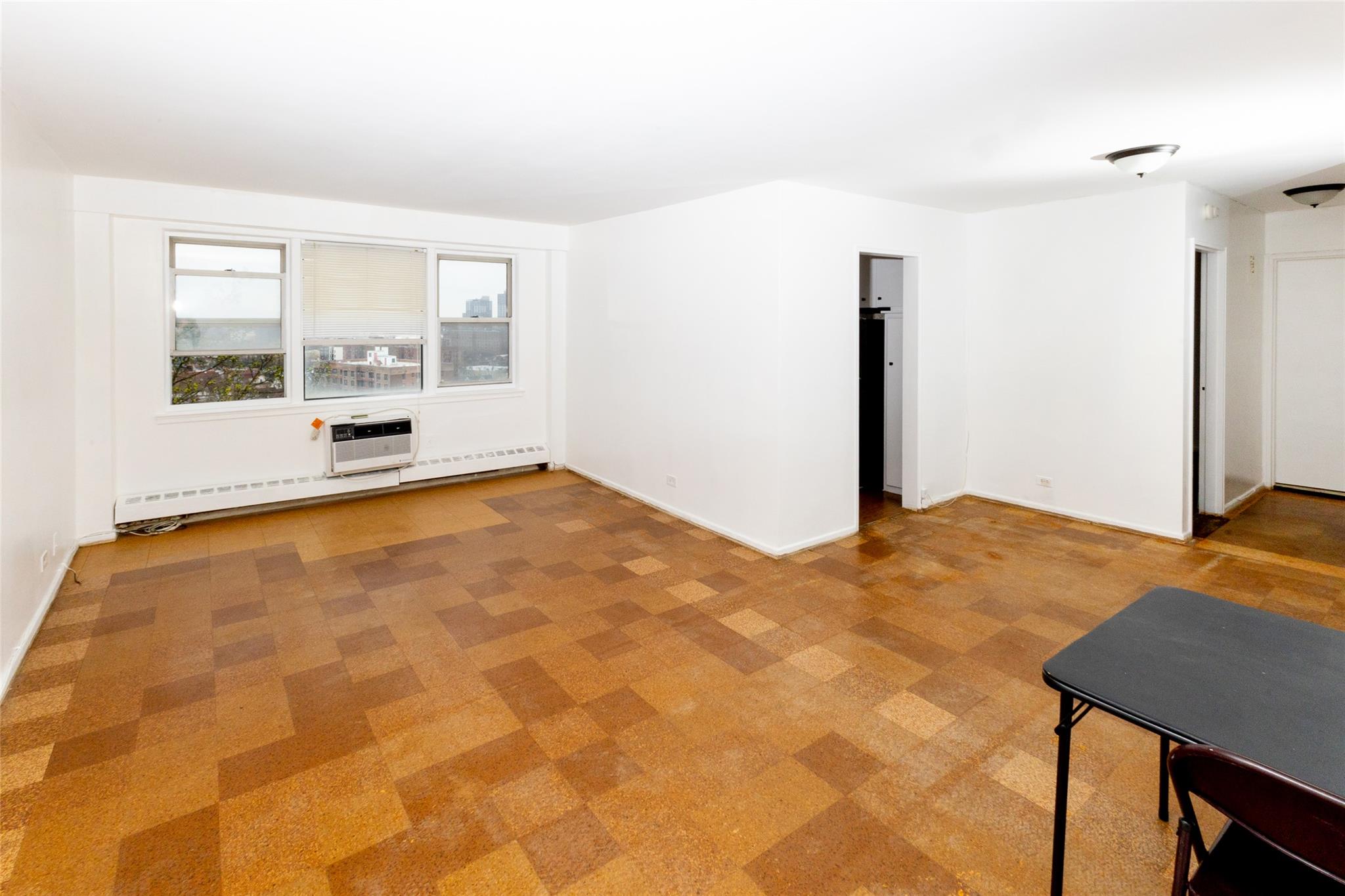 #5 photo, 172-70 Highland Avenue, クイーンズ区 Jamaica Estates , NY 11432