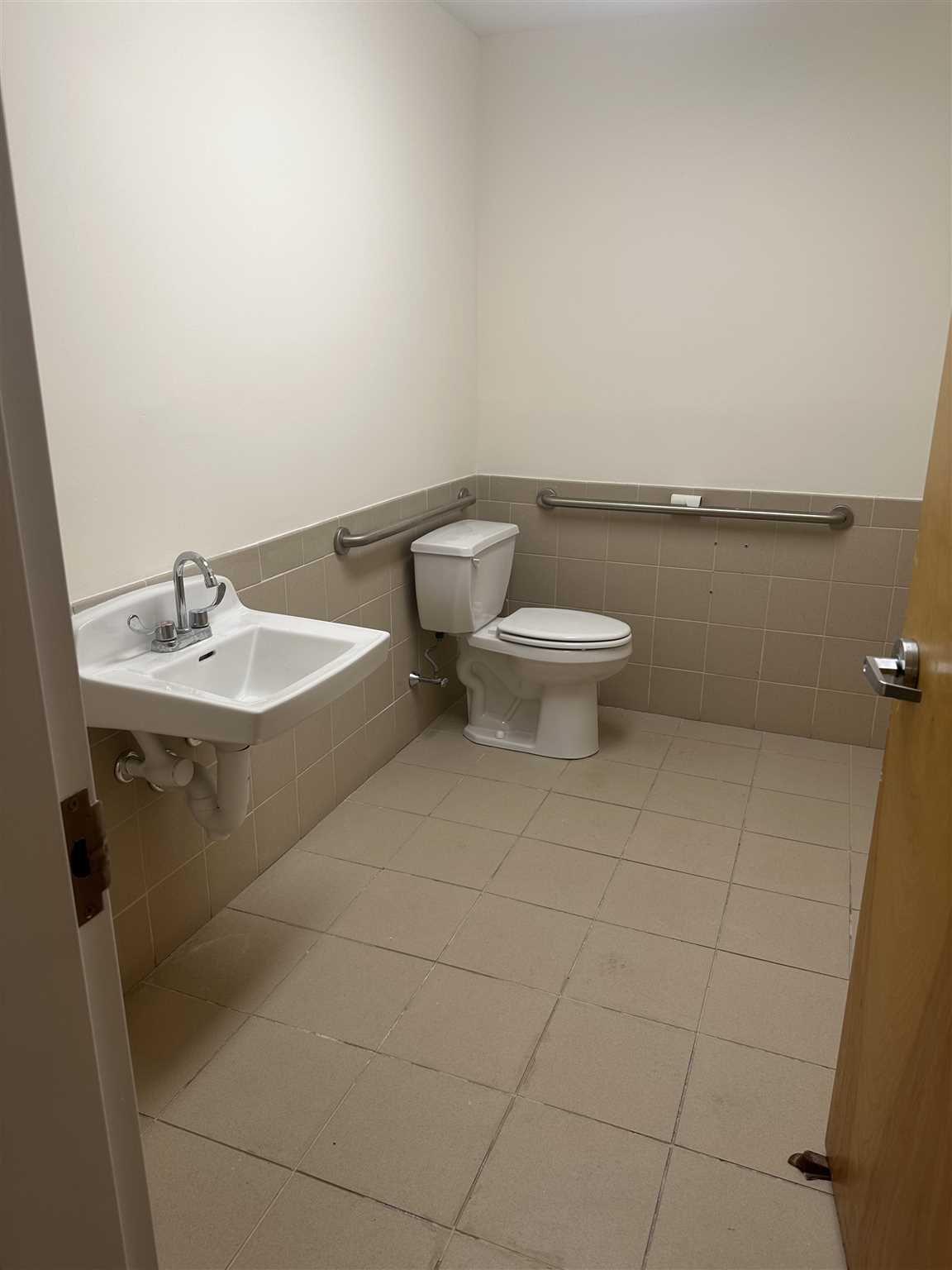 #8 photo, 7 PINWOODS Road, Hyde Park , NY 12538