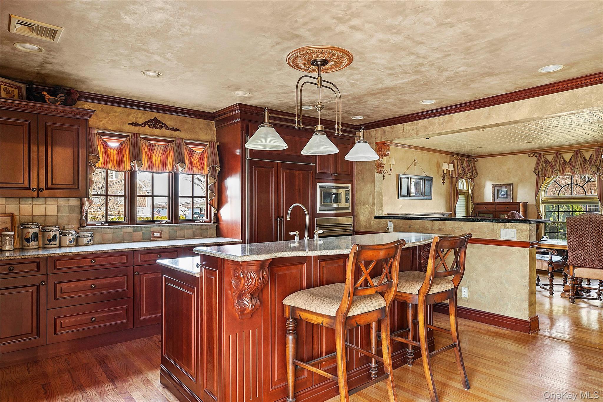 #10 photo, 104 Grosvenor, كوينز Douglaston , NY 11363