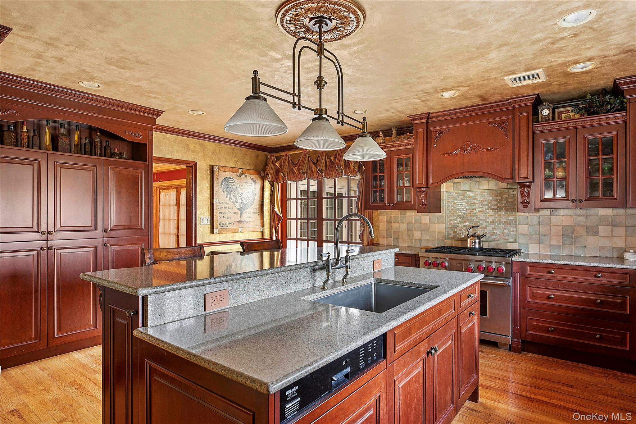 #11 photo, 104 Grosvenor, كوينز Douglaston , NY 11363