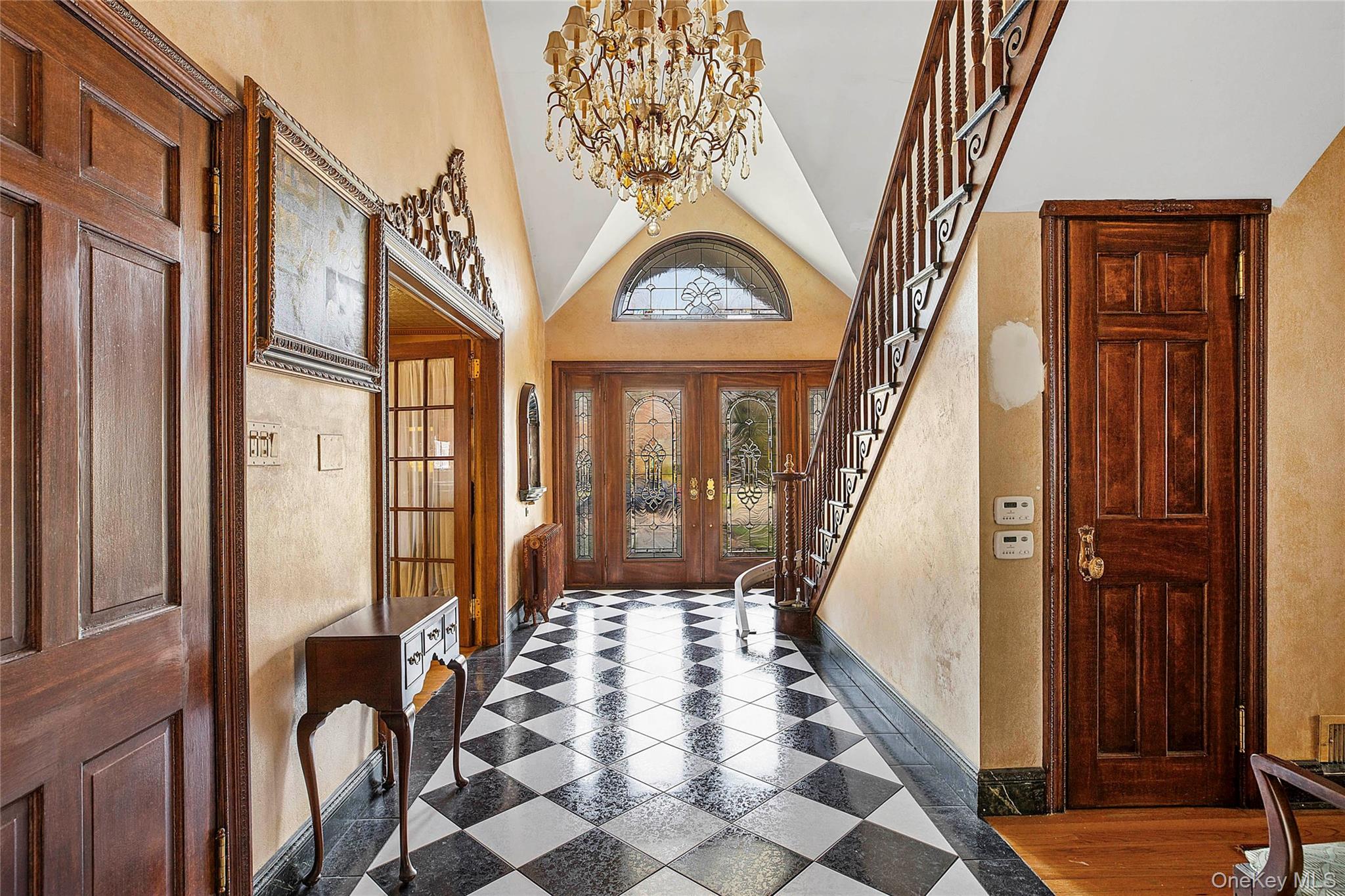 #6 photo, 104 Grosvenor, كوينز Douglaston , NY 11363