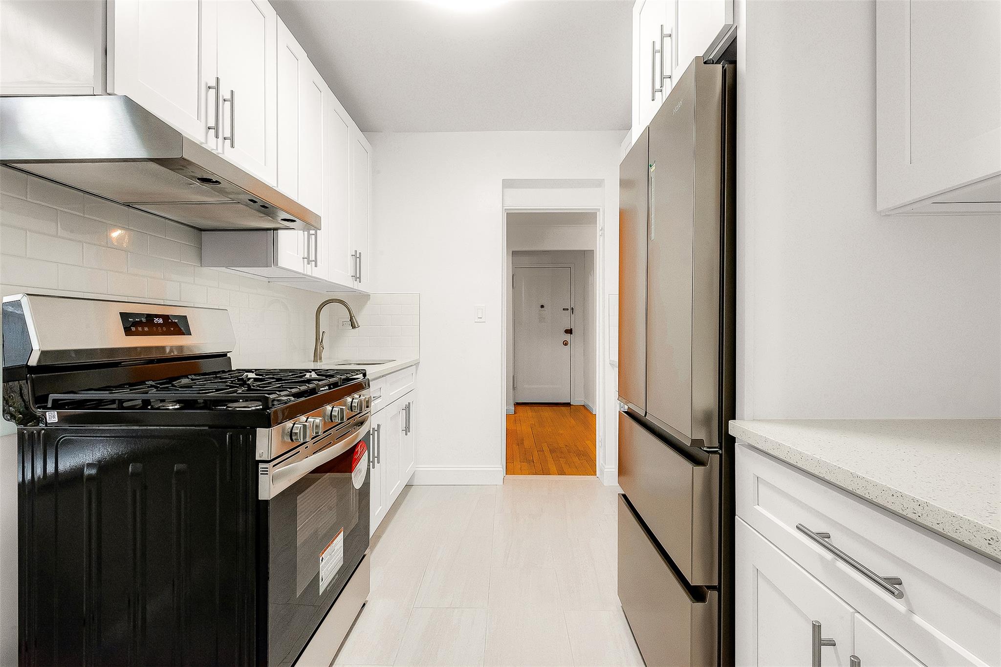 #18 photo, 67-66 108th Street, クイーンズ区 Forest Hills , NY 11375