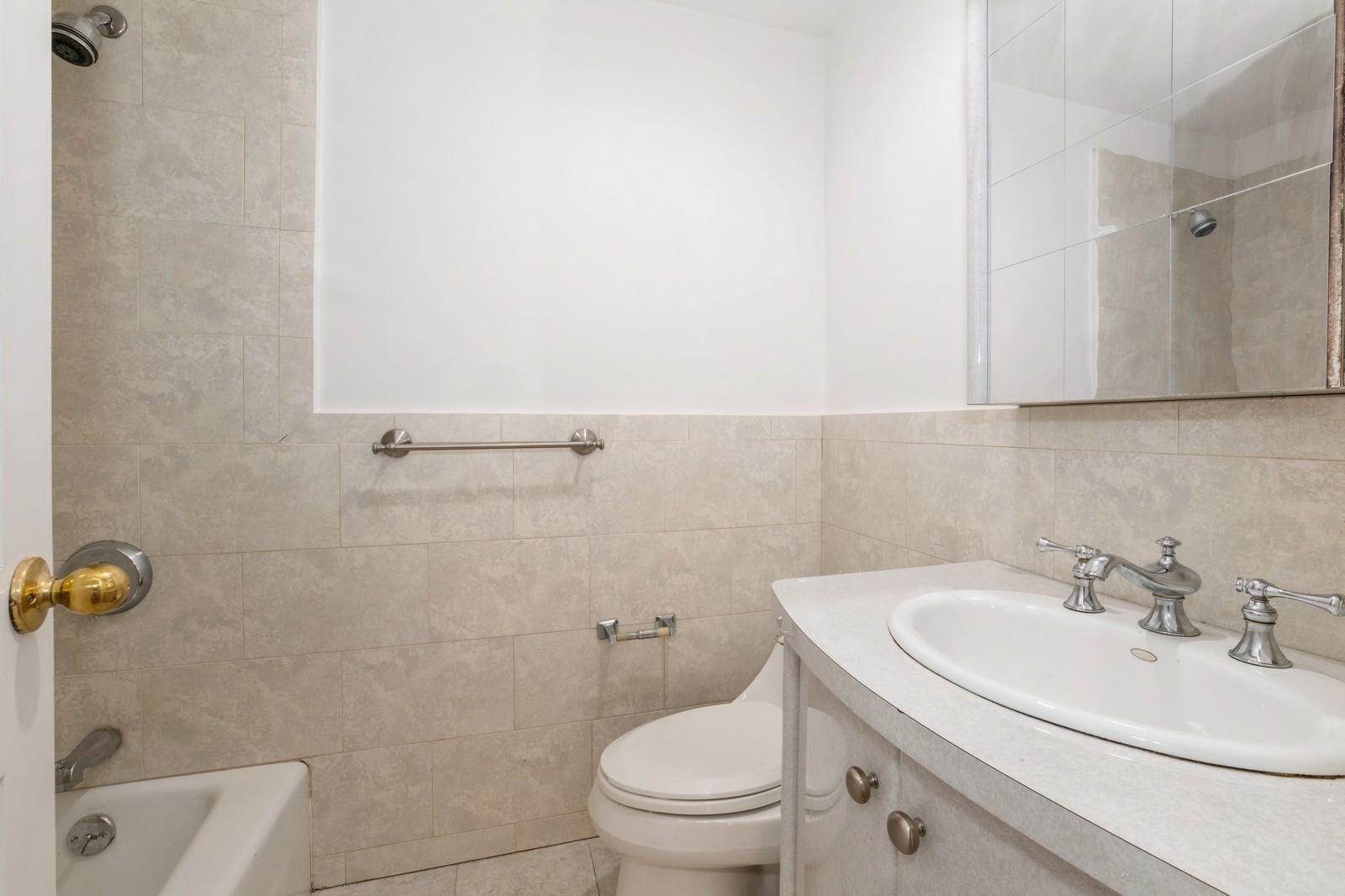 #10 photo, 193-03 85th Road, Holliswood , NY 11423