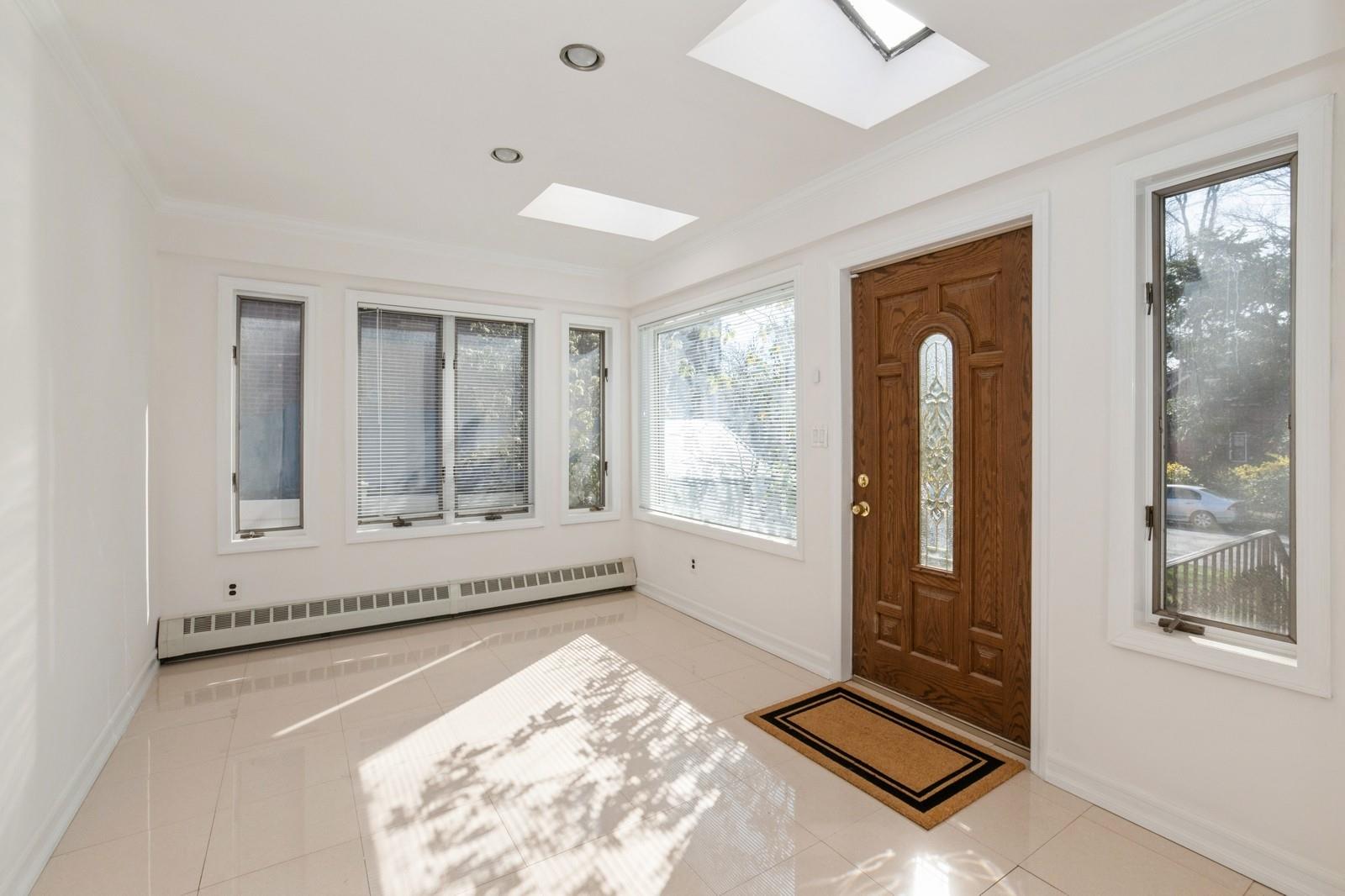 #3 photo, 193-03 85th Road, Holliswood , NY 11423