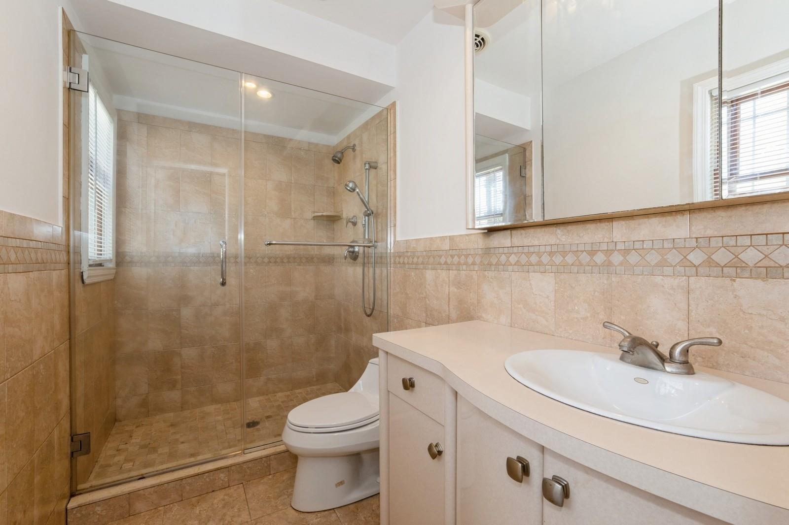 #9 photo, 193-03 85th Road, Holliswood , NY 11423