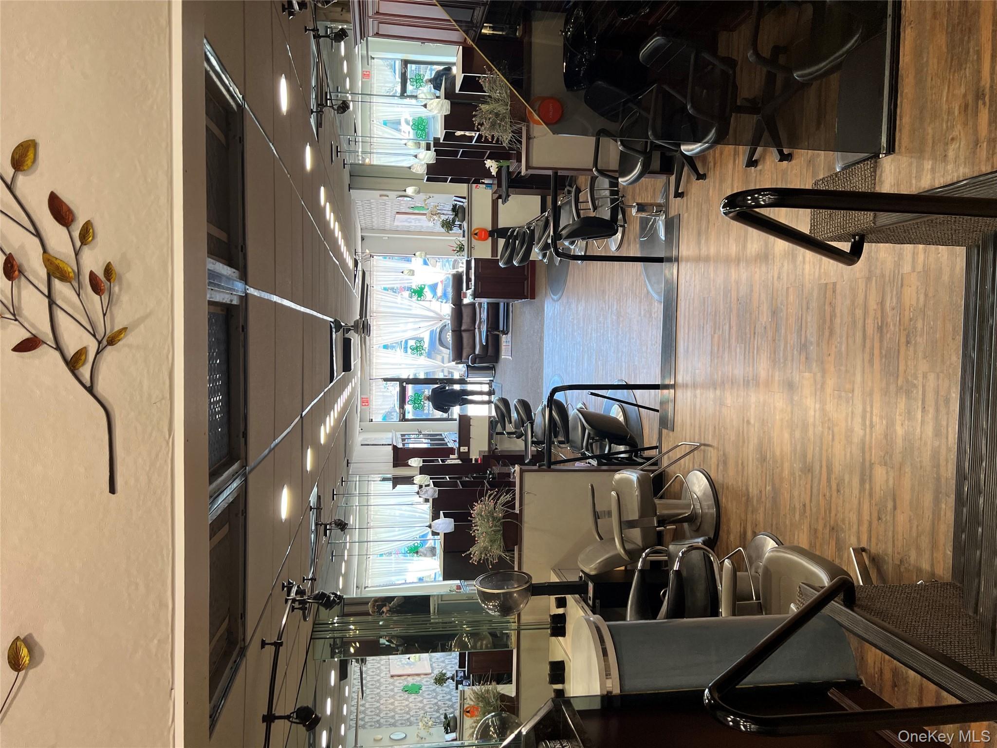 #2 photo, 45 E Main Street, サフォーク郡 Smithtown , NY 11787