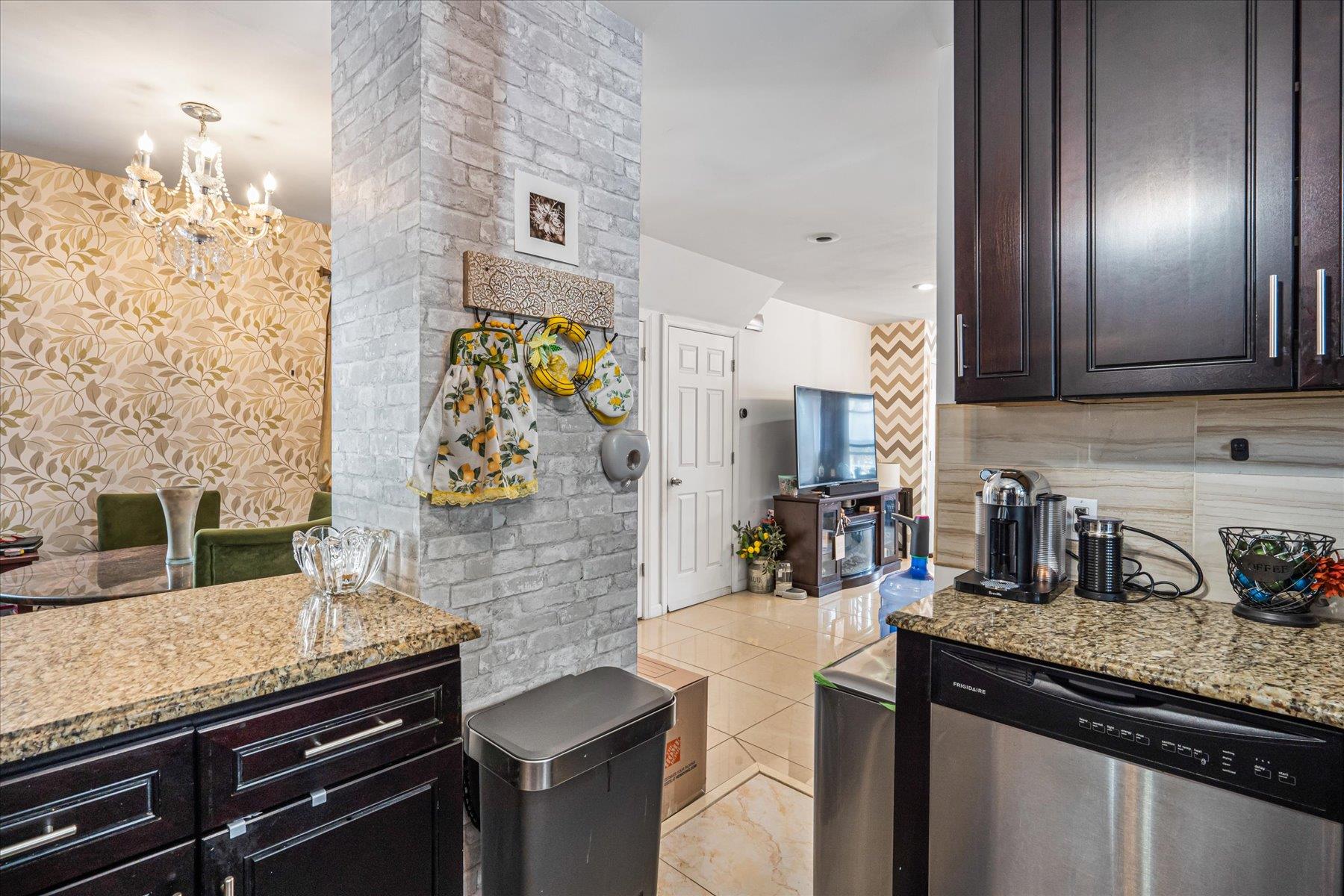 #10 photo, 1865 Mulford Avenue, Bronx , NY 10461