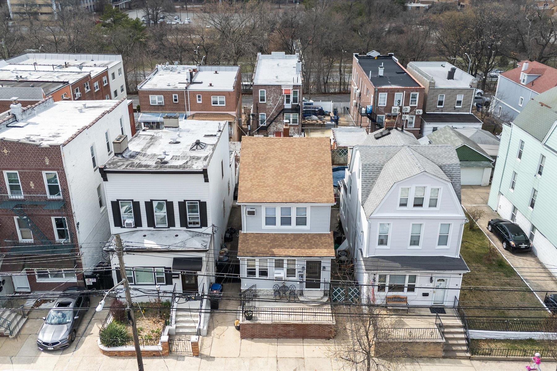 #2 photo, 1865 Mulford Avenue, Bronx , NY 10461