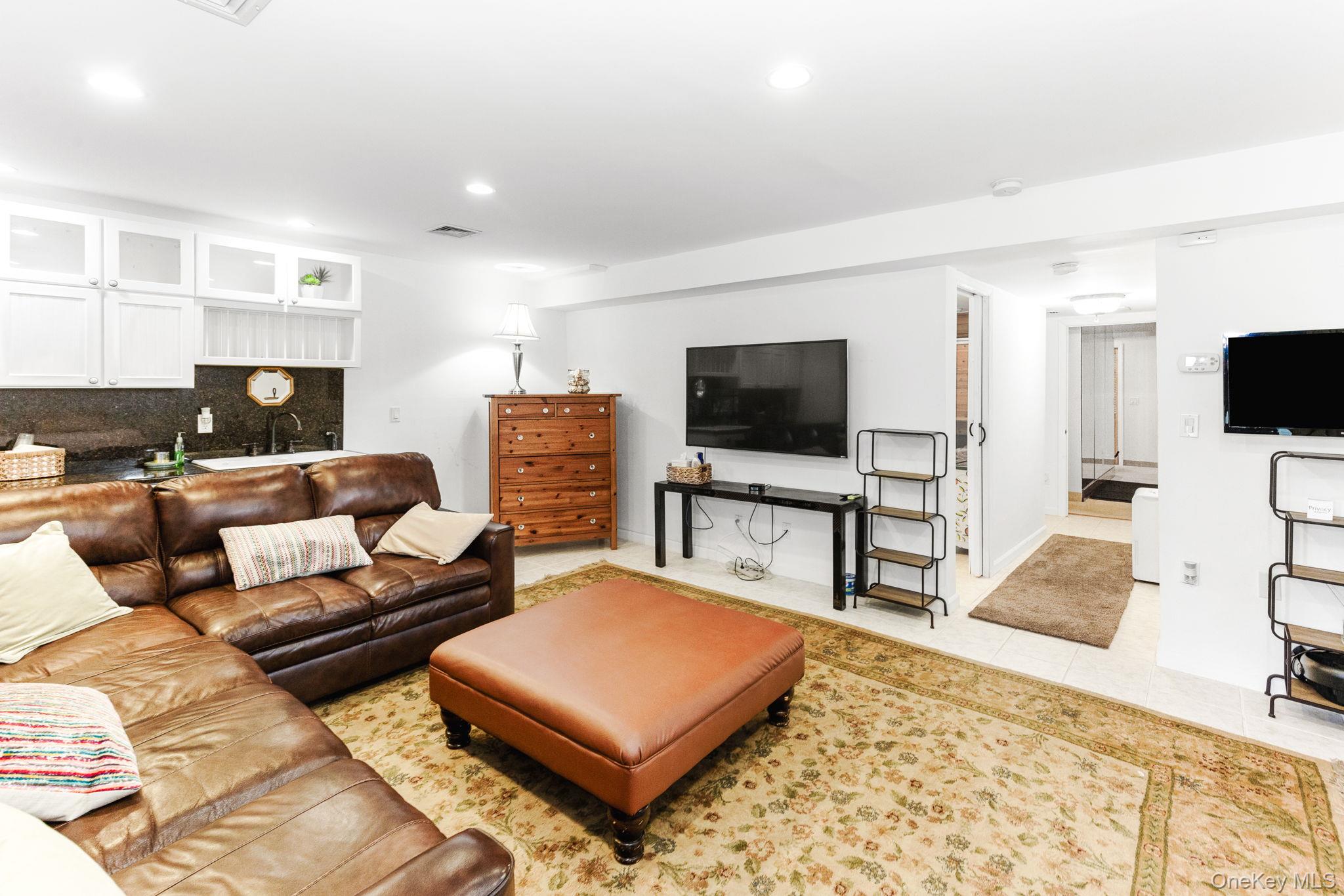 #19 photo, 34 Coventry Circle, Mahopac , NY 10541