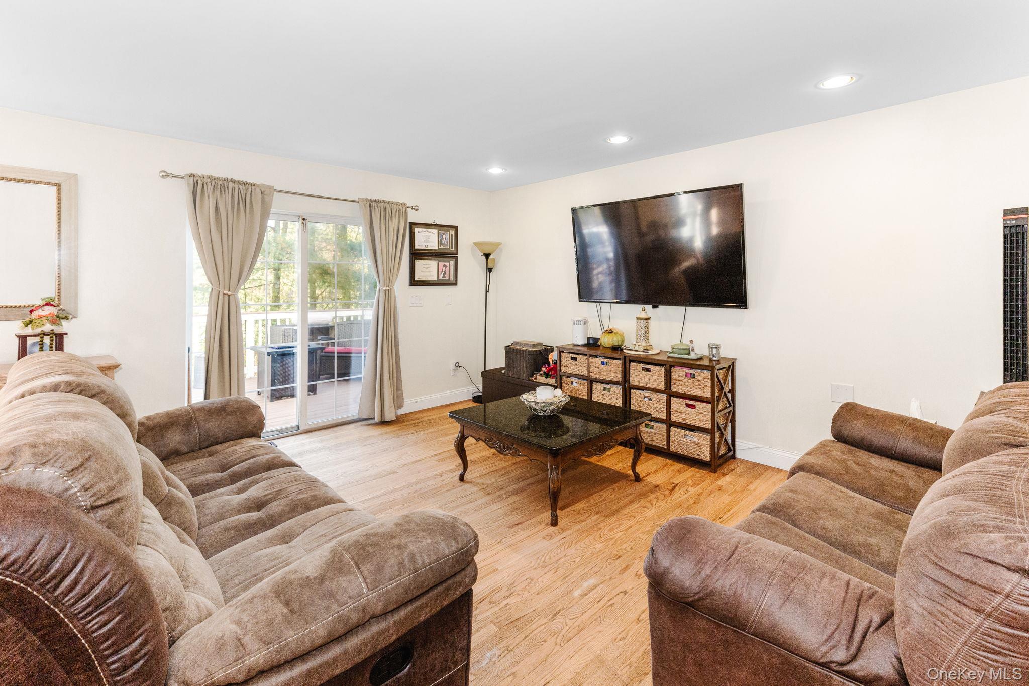 #7 photo, 34 Coventry Circle, Mahopac , NY 10541