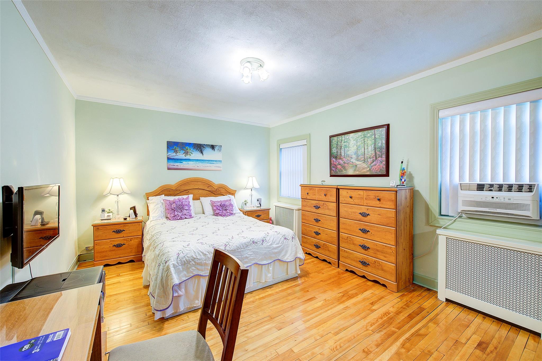 #12 photo, 196-57 69th Avenue, Fresh Meadows , NY 11365