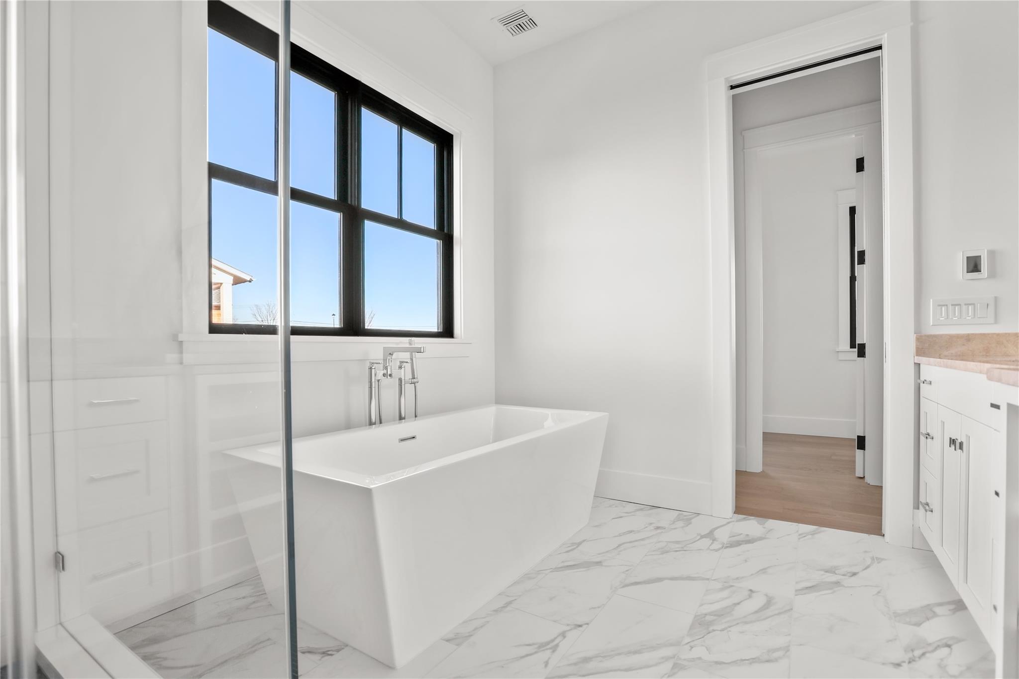 #14 photo, 97 Club Drive, সাফোক কাউন্টি Baiting Hollow , NY 11933