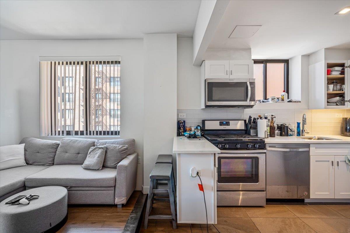 #4 photo, 87-22 51st Avenue, クイーンズ区 Elmhurst , NY 11373