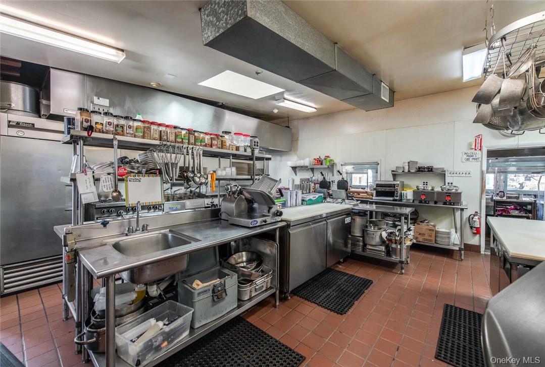 #14 photo, 7550 N. Broadway, Red Hook , NY 12571