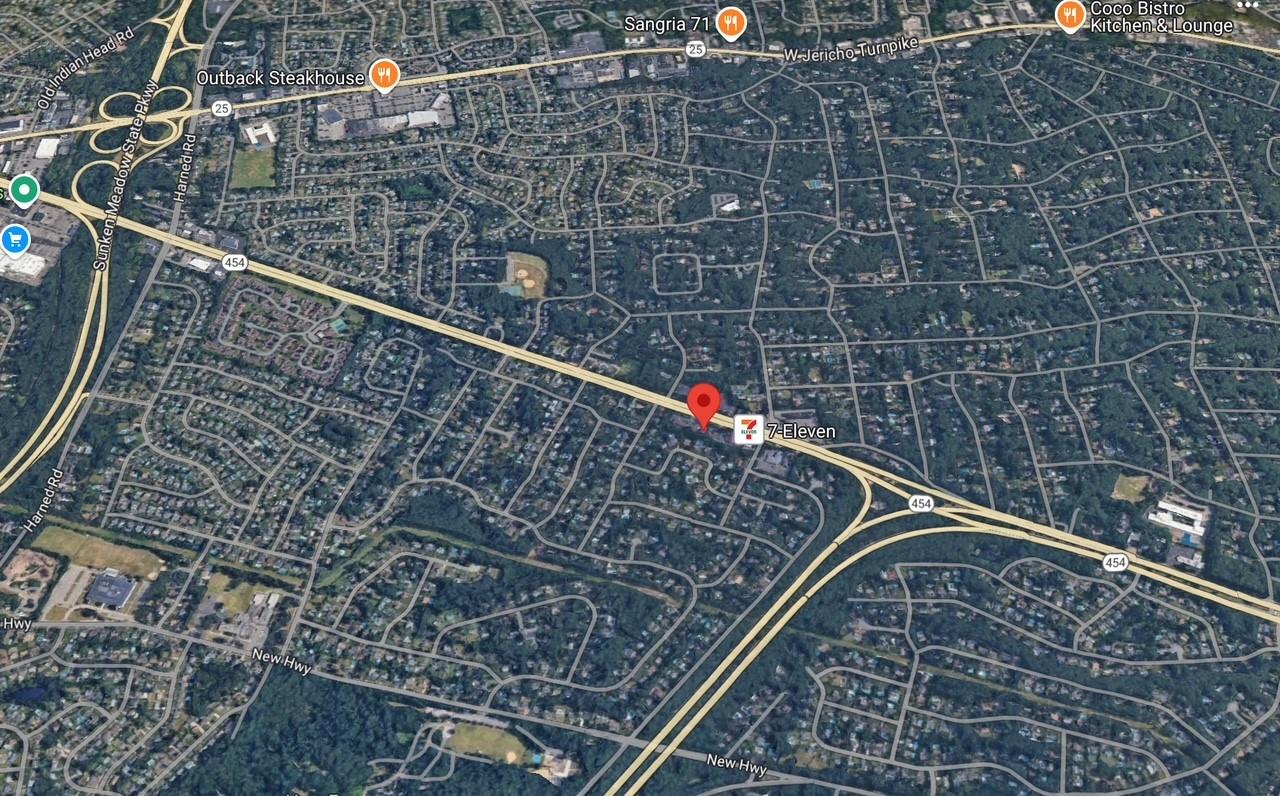 #17 photo, 350 Veterans Memorial Highway, サフォーク郡 Commack , NY 11725