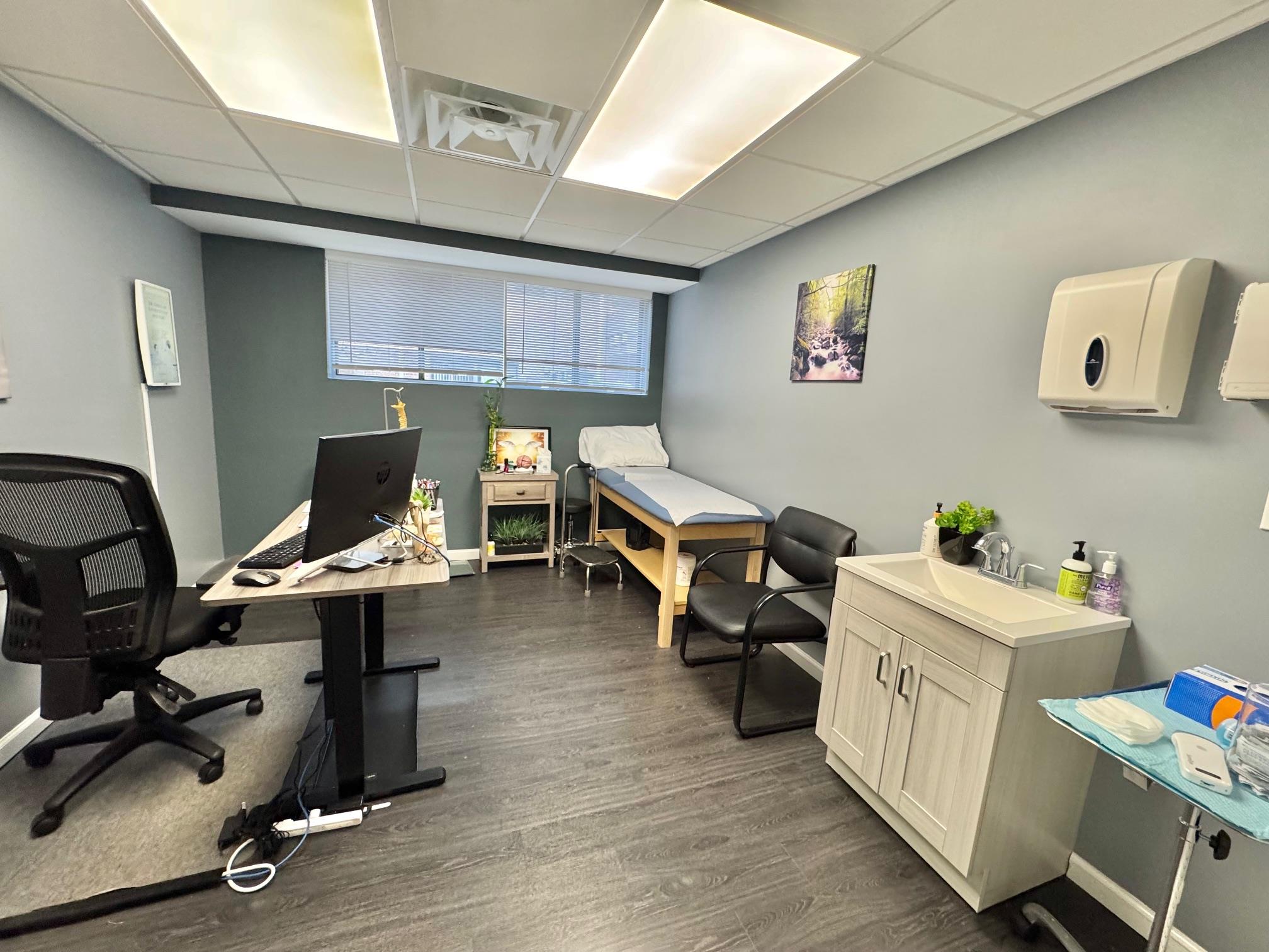 #18 photo, 350 Veterans Memorial Highway, サフォーク郡 Commack , NY 11725