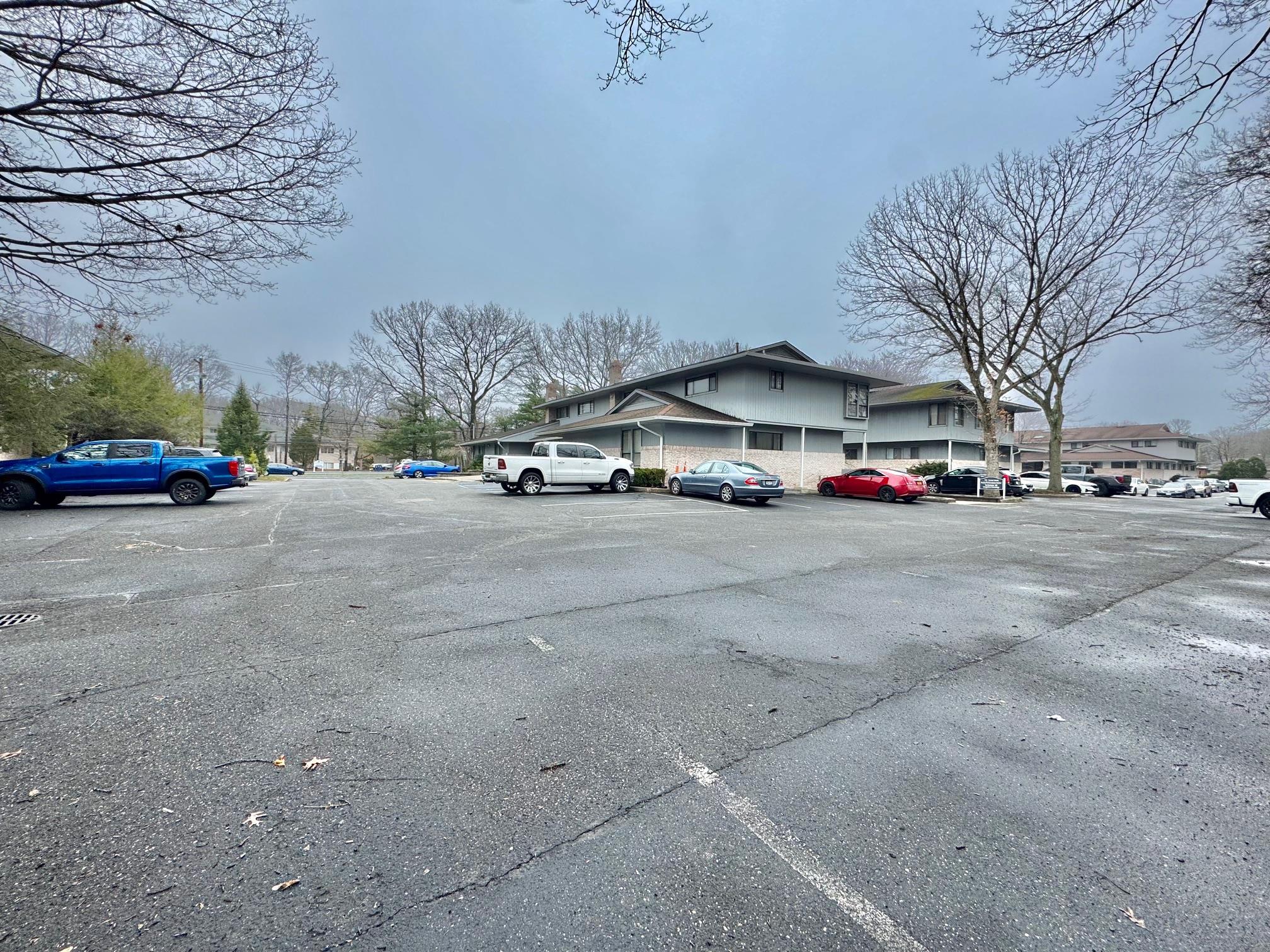 #3 photo, 350 Veterans Memorial Highway, サフォーク郡 Commack , NY 11725