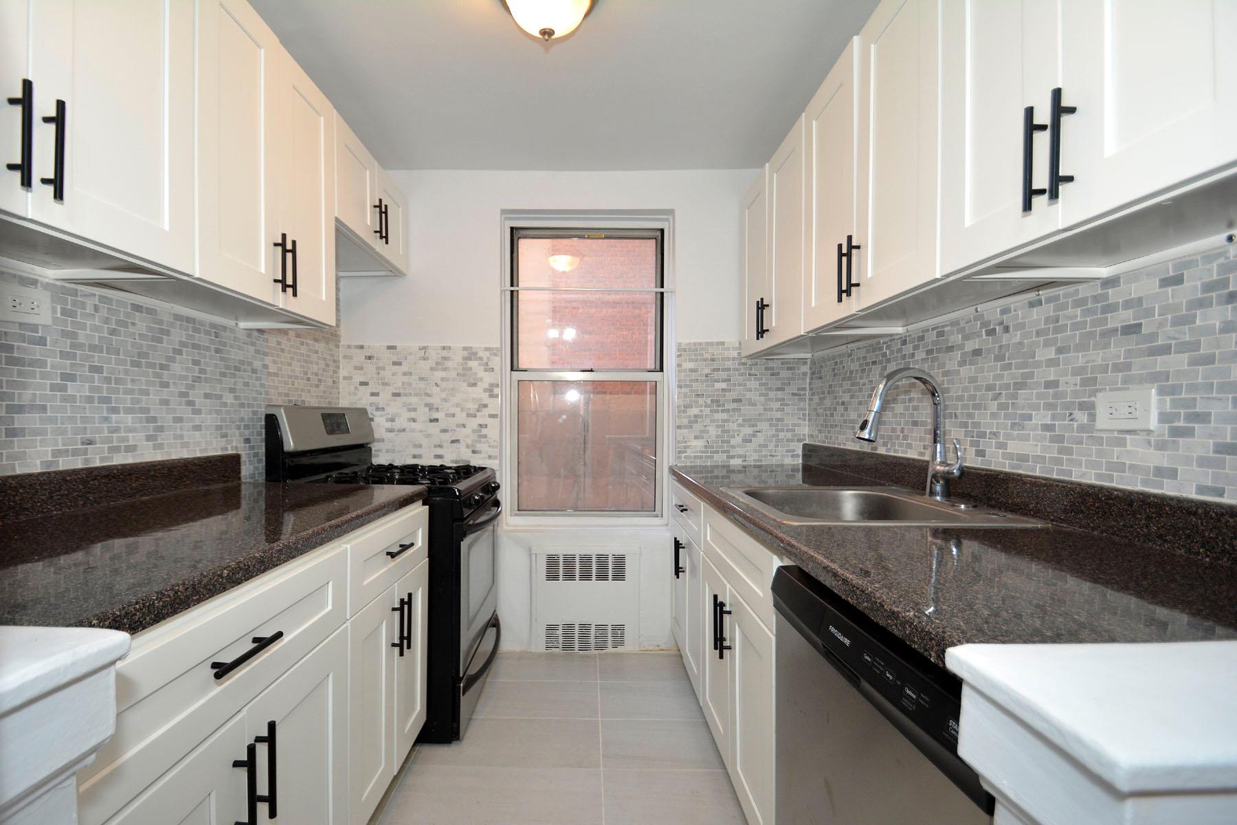 #13 photo, 67-12 Yellowstone Blvd, クイーンズ区 Forest Hills , NY 11375