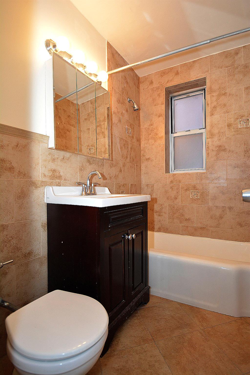 #19 photo, 67-12 Yellowstone Blvd, クイーンズ区 Forest Hills , NY 11375