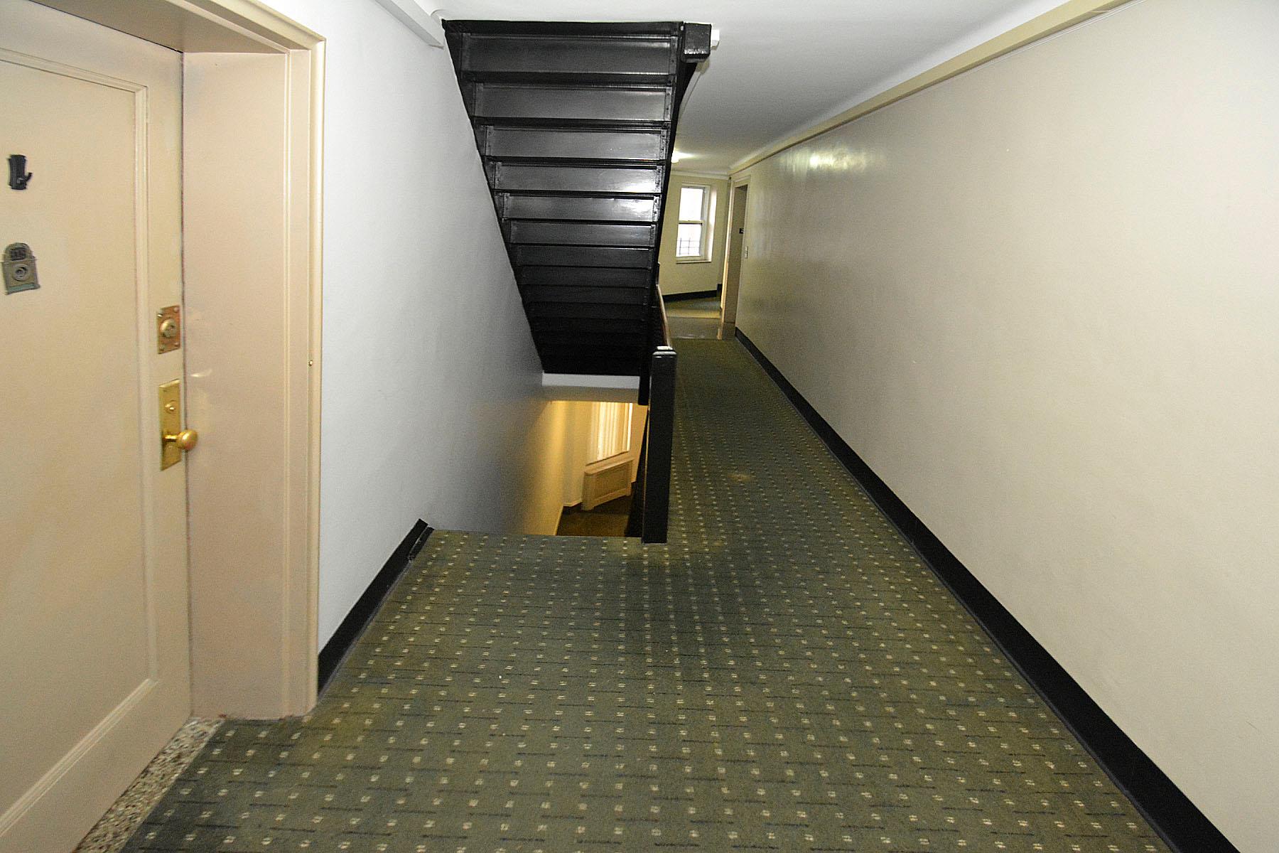 #6 photo, 67-12 Yellowstone Blvd, クイーンズ区 Forest Hills , NY 11375