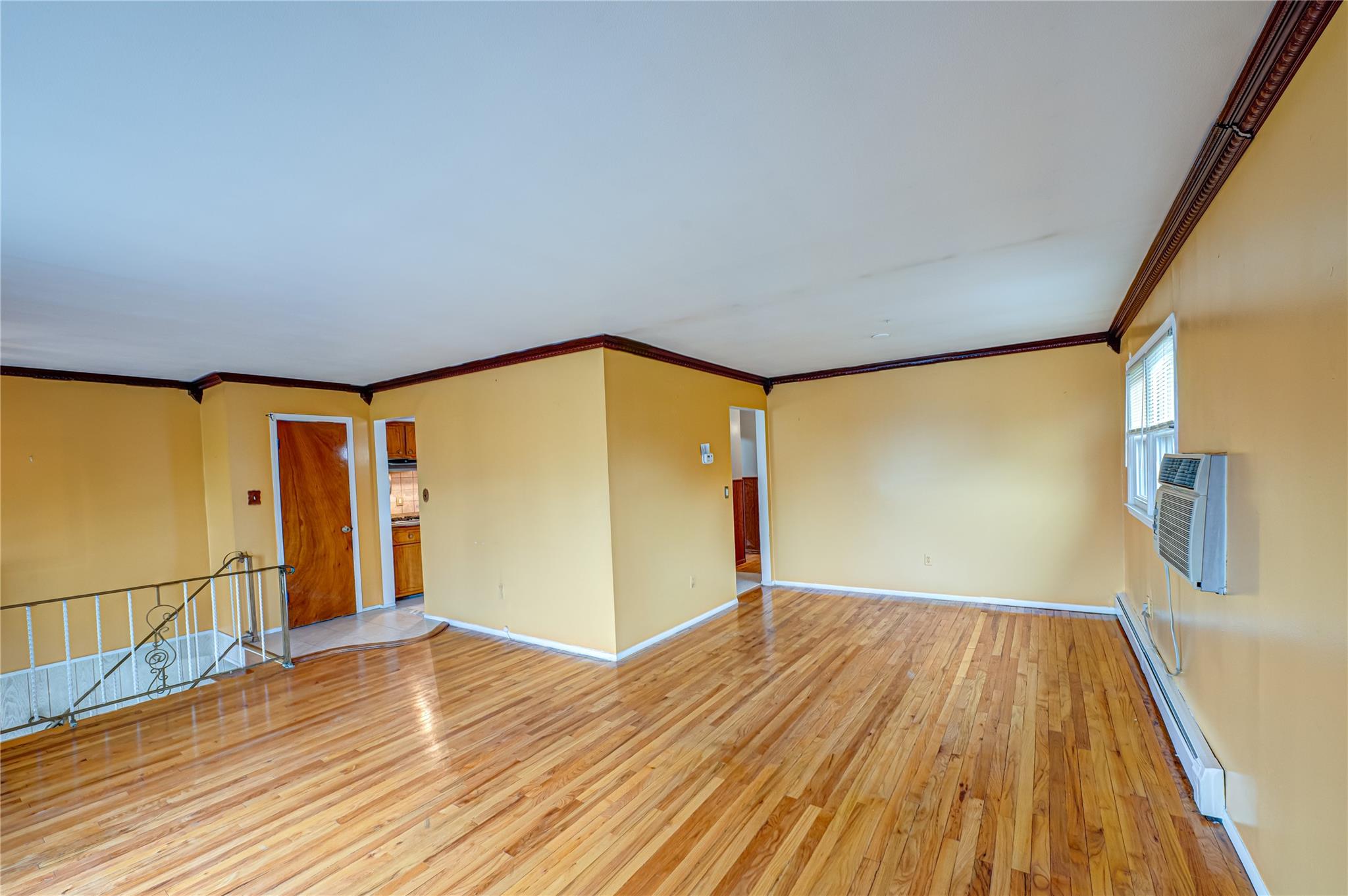 #6 photo, 63 Central Avenue, ナッソー郡 Lynbrook , NY 11563