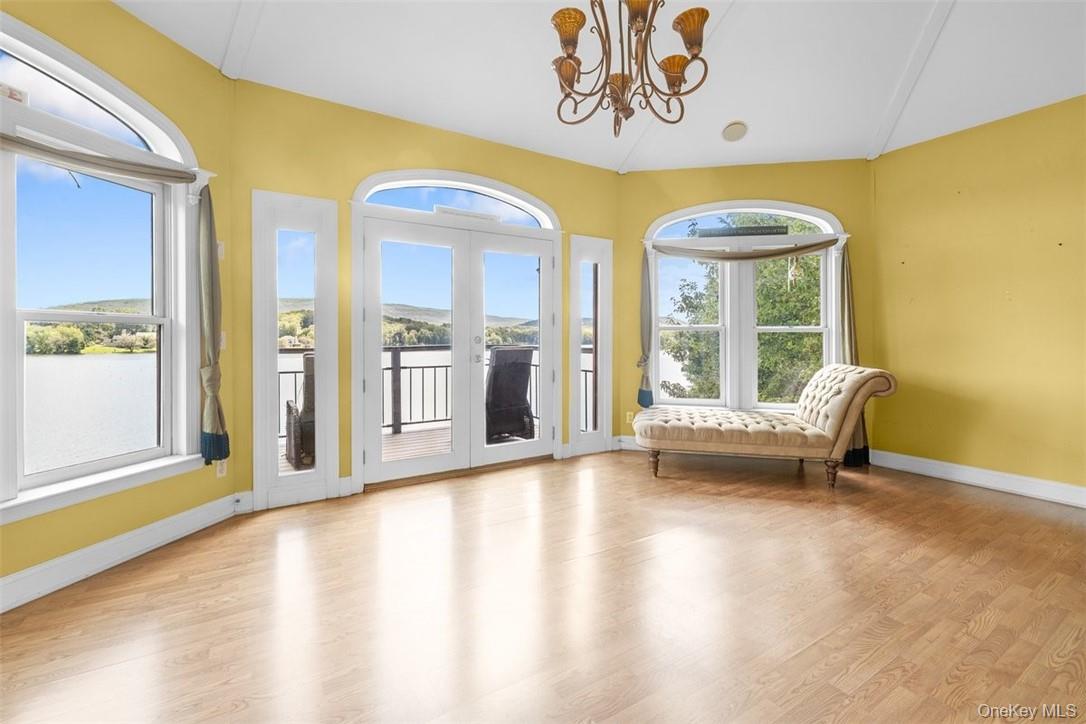 #5 photo, 545 Shore Drive, New Windsor , NY 12553