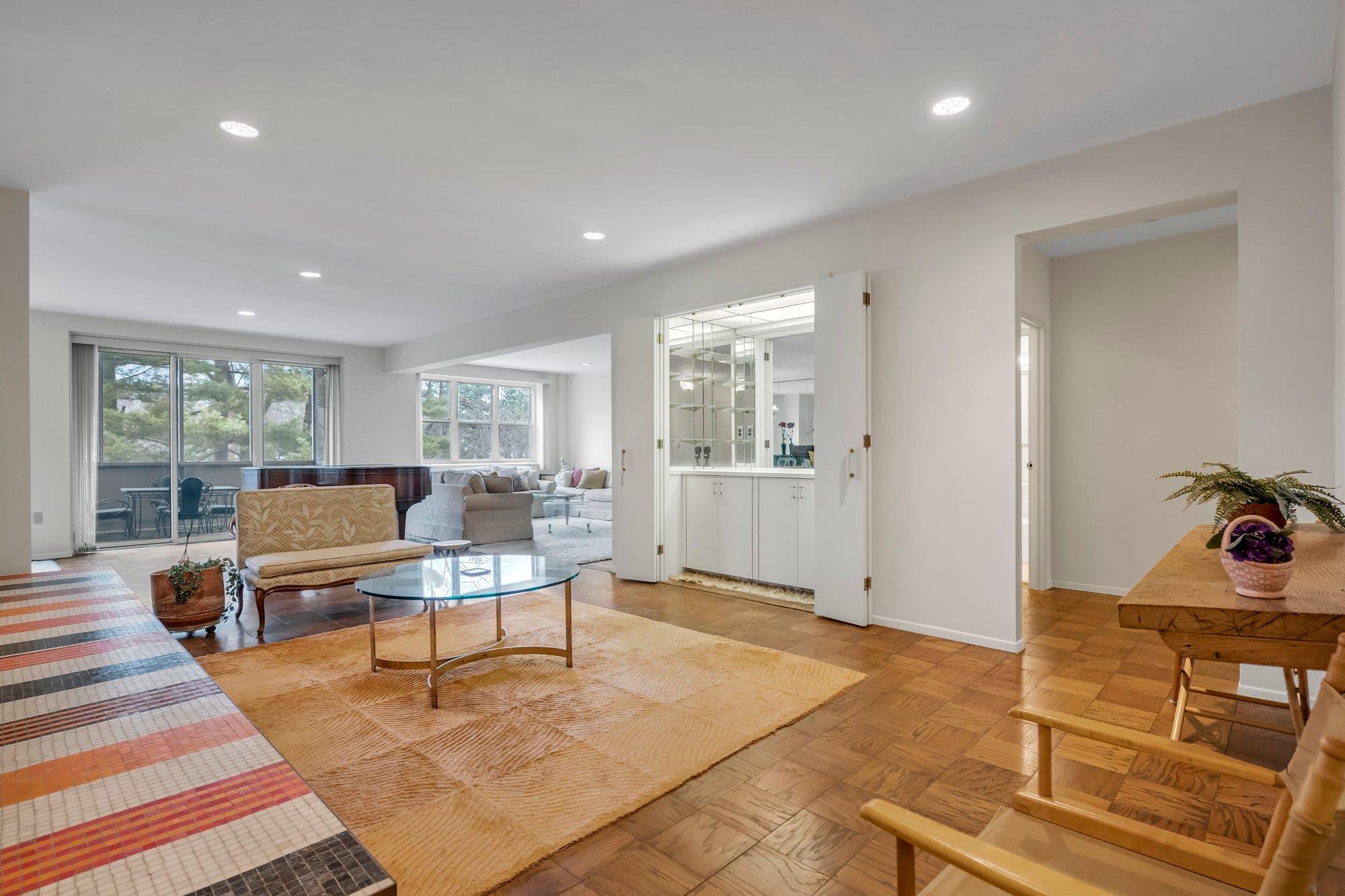 #4 photo, 1 Kensington Gate, ナッソー郡 Great Neck , NY 11021